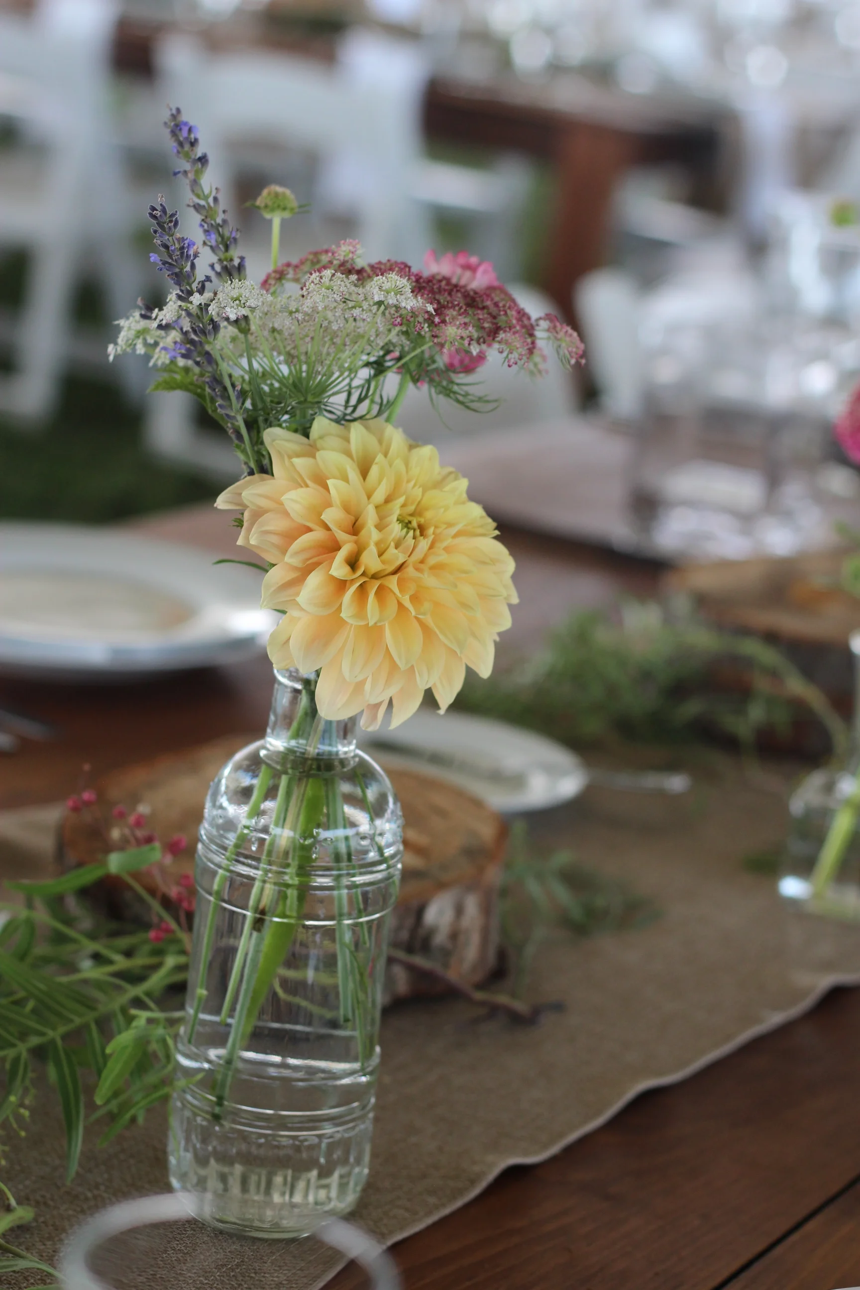 smaller-vases-on-long-tables_23356601409_o.jpg