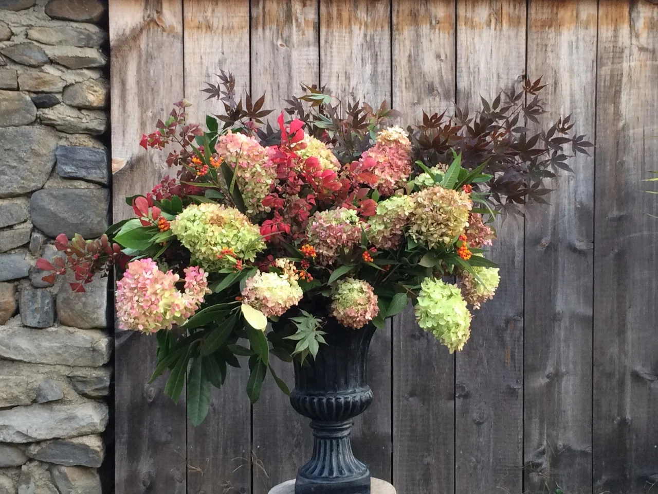 large-peach-hydrangea-arrangement-in-urn_16238162342_o.jpg