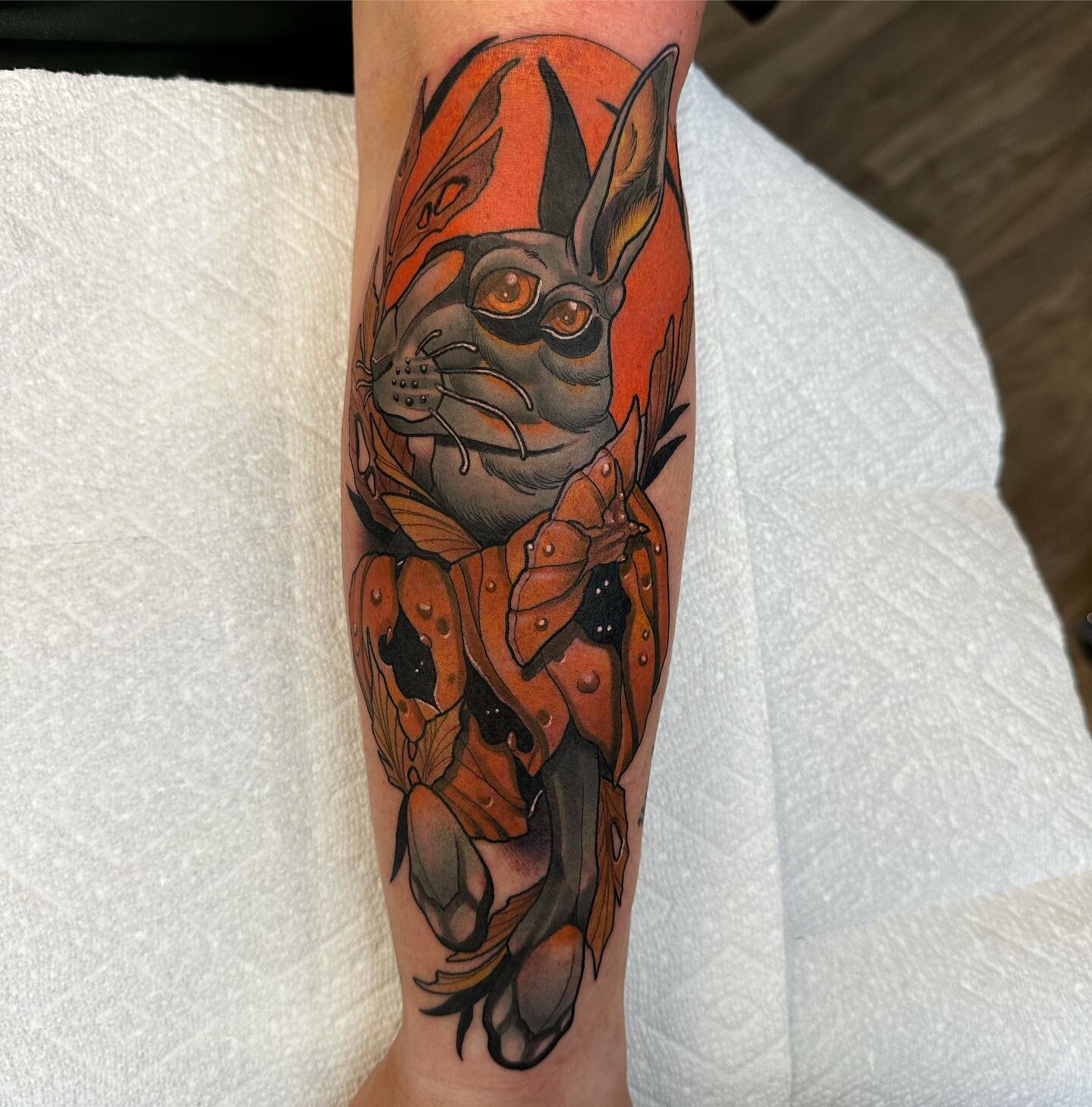 HAPPY HALLOWEEN! 
Spooky pumpkin rabbit done by @camsevigne_tattoos