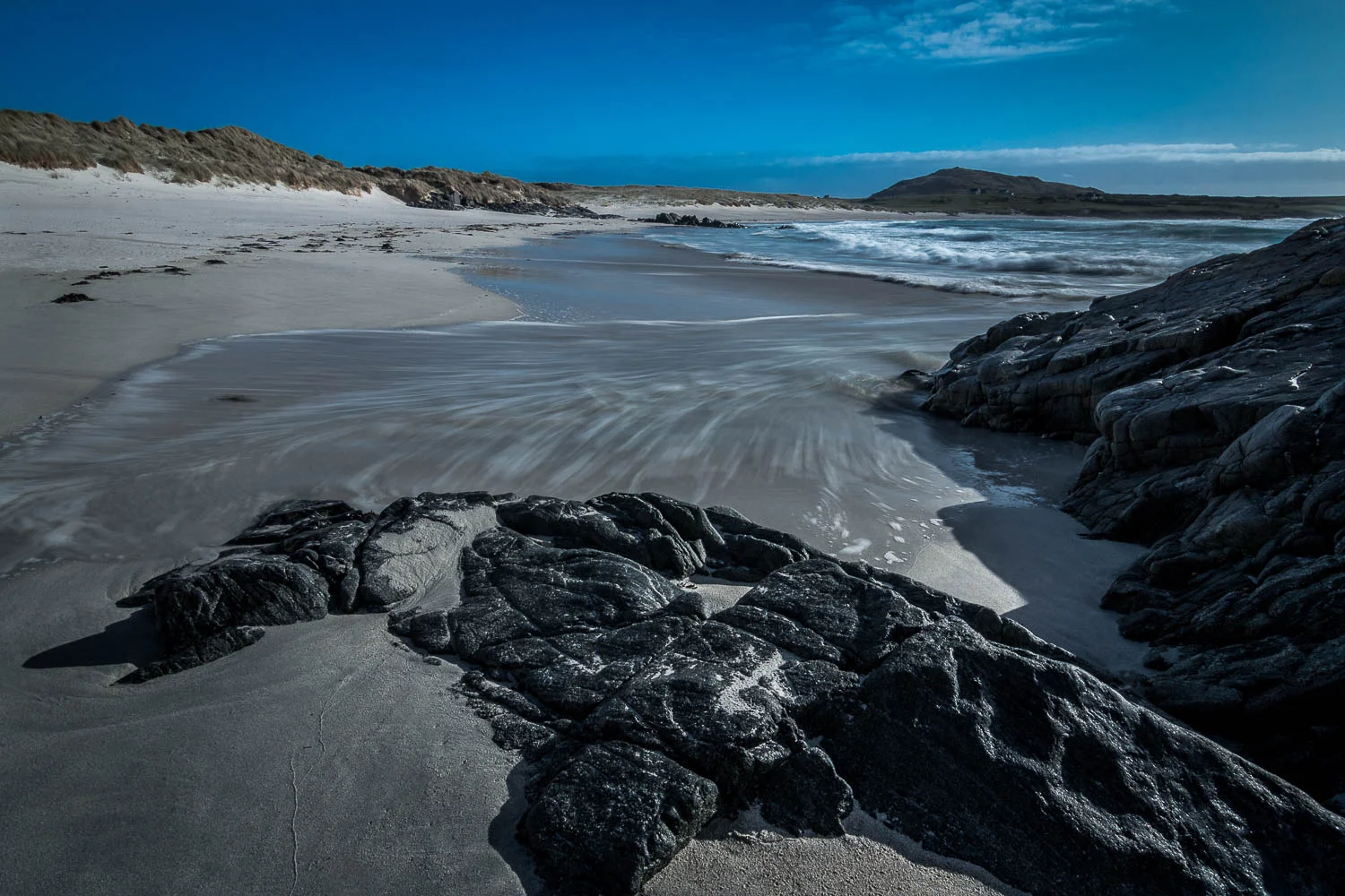 Tràigh Bail' a-Mhuillinn (Balevullin Beach) looking south west toward Beinn Hough.