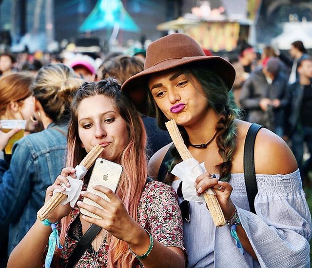 Creating experiences ☝🏻 churro at a time 😉
.
.
.
.
#tryitordiet #foodyfetish #churros #pretzels #tastemade #eventspecialists #frozenlemonade #LA #minutemaid #eventplanning #lovefoodextra #vendor #foodvendor #catering #insiderfood #losangeles #foodb