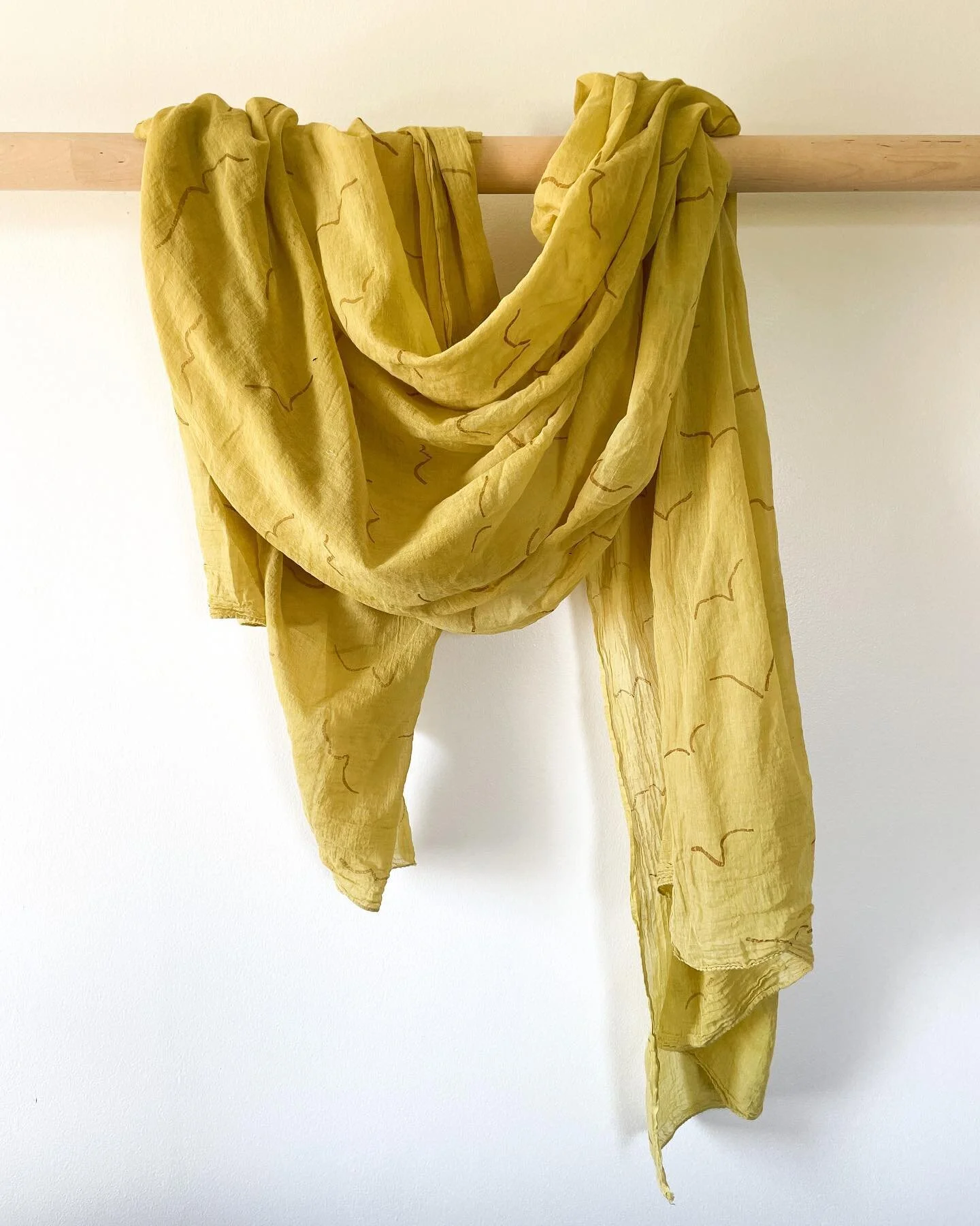 New scarves for @halifaxcrafters this weekend. Naturally dyed with marigolds I harvested from my garden and over printed with my new Gulls pattern with natural dye pigment. 

Check my stories for the details for the market this weekend 😘