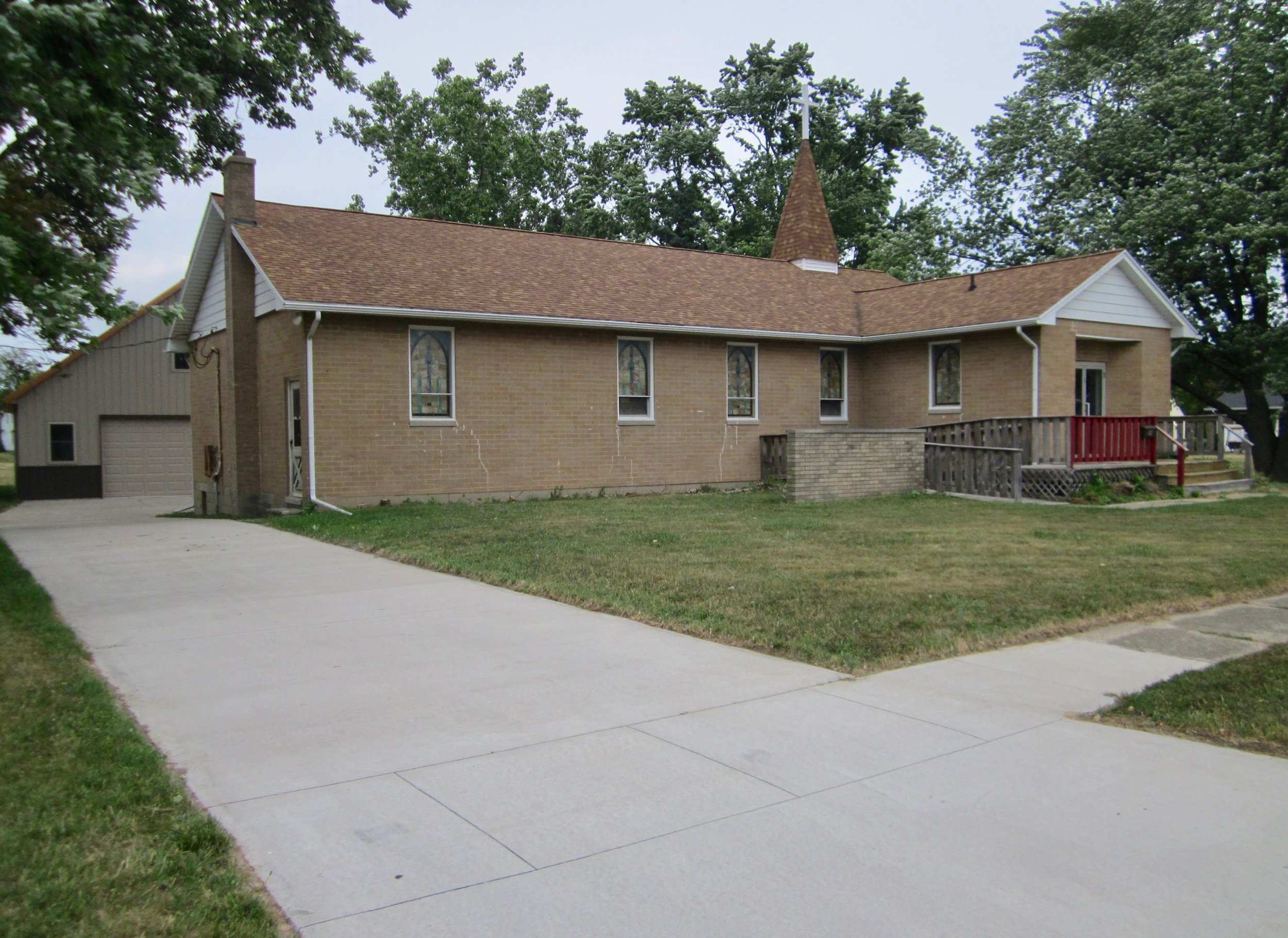 SOLD!!!   Former Church with 30 x 40  Pole Shed