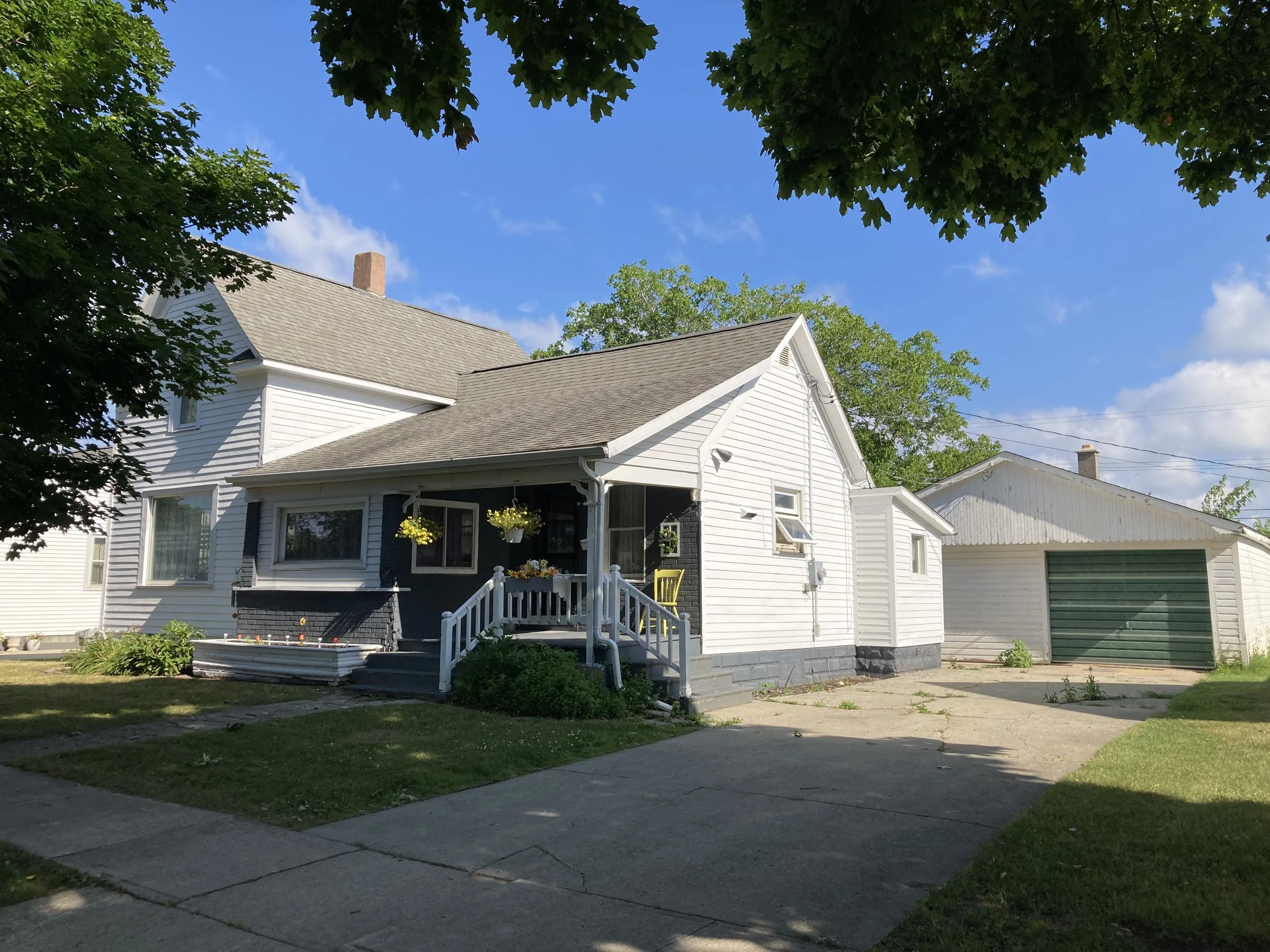 SOLD!!!   3 bedroom, 1.5 bath...Wonderful neighborhood!