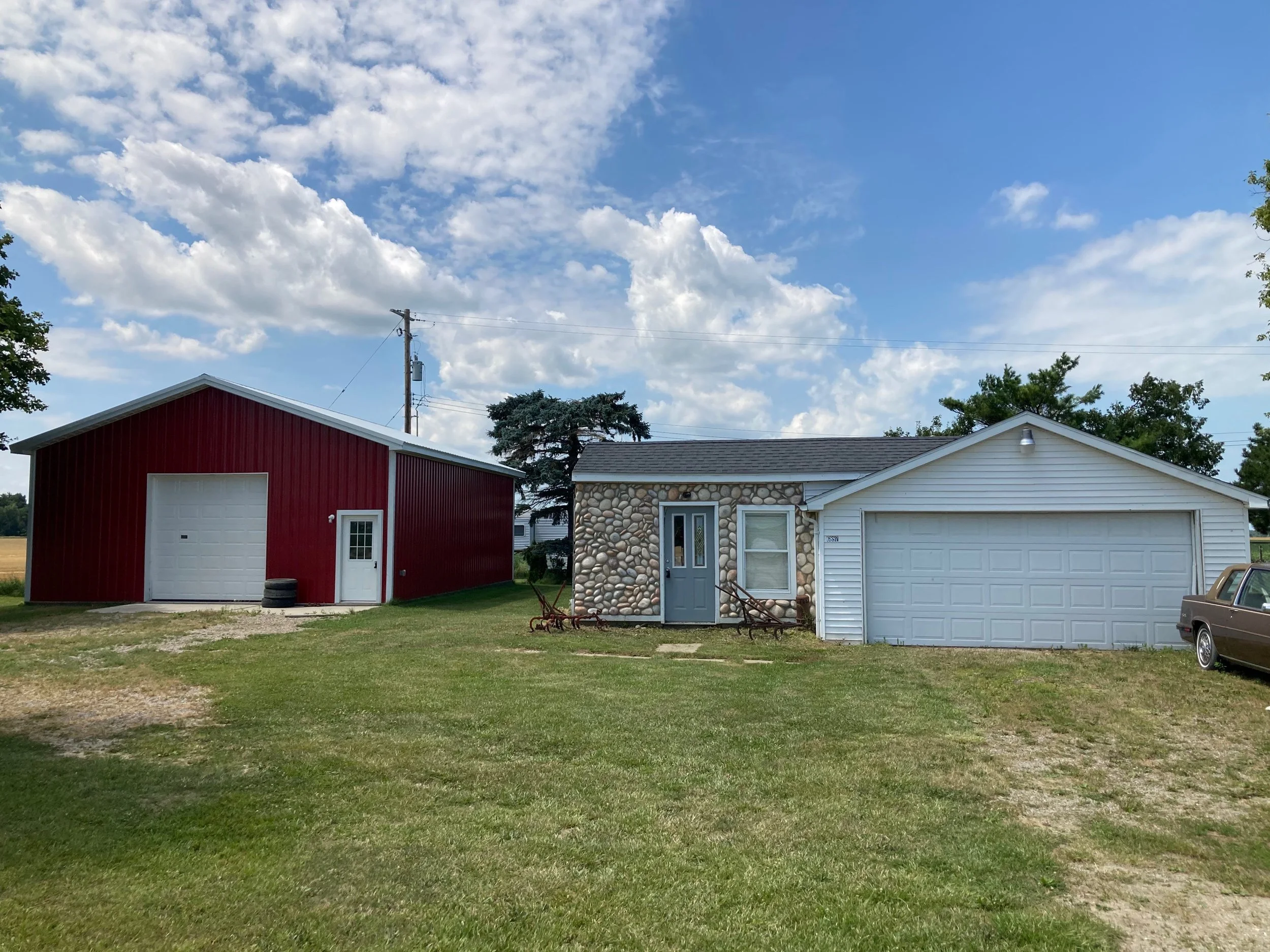SOLD!!!   Pole shed and 2 car garage!