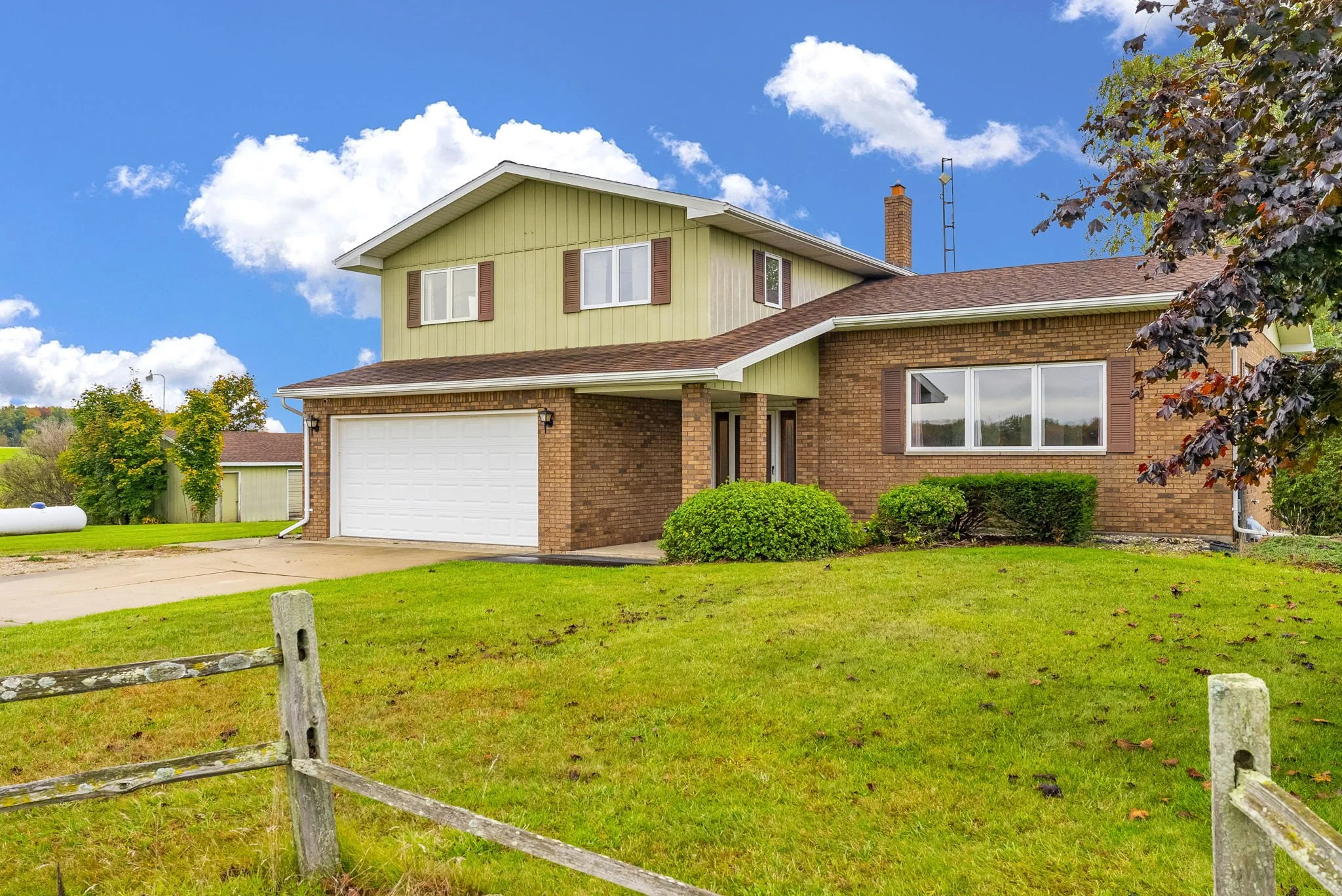 3-4 Bedrooms, 2.5 Bath