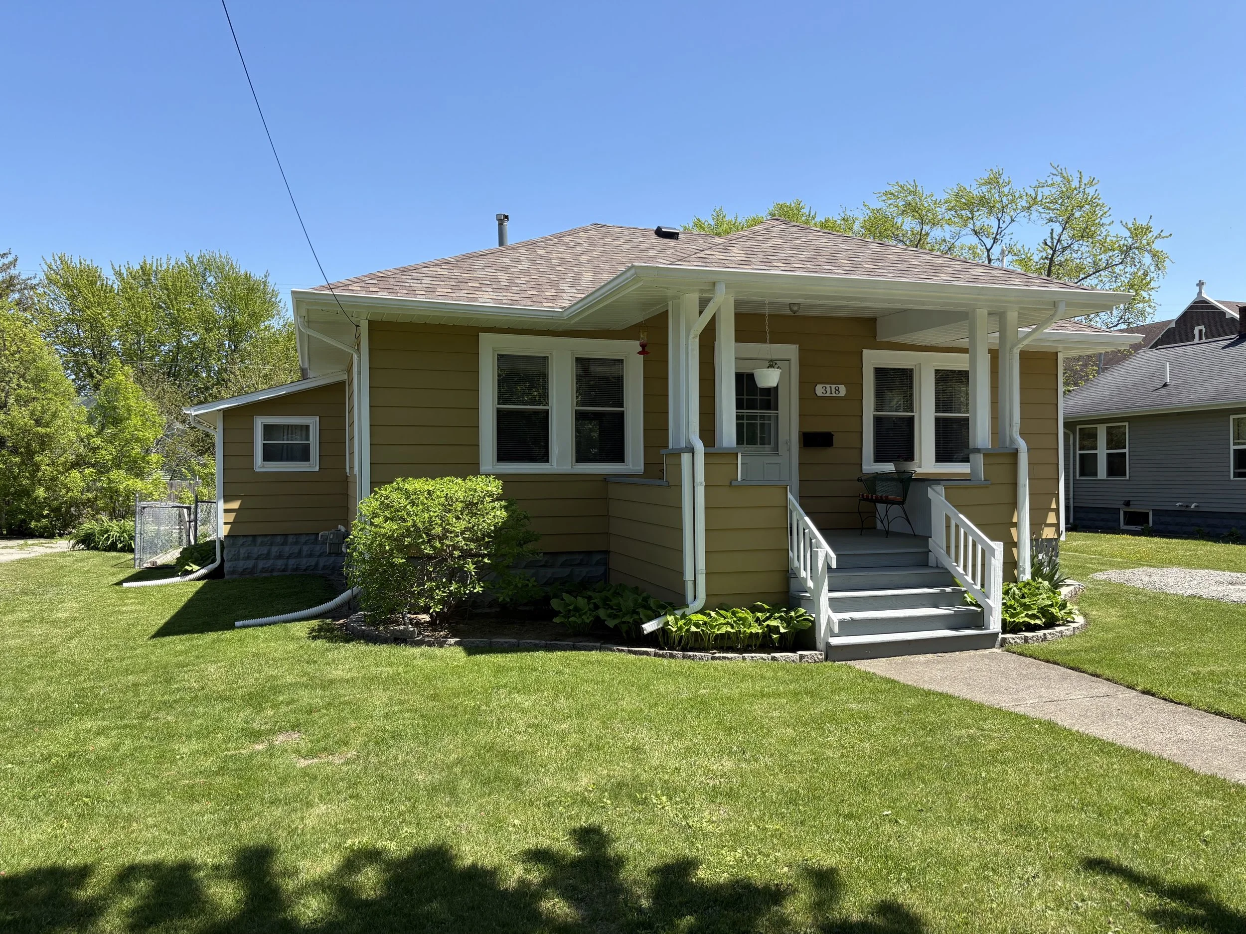 Move in ready…comes completely furnished!