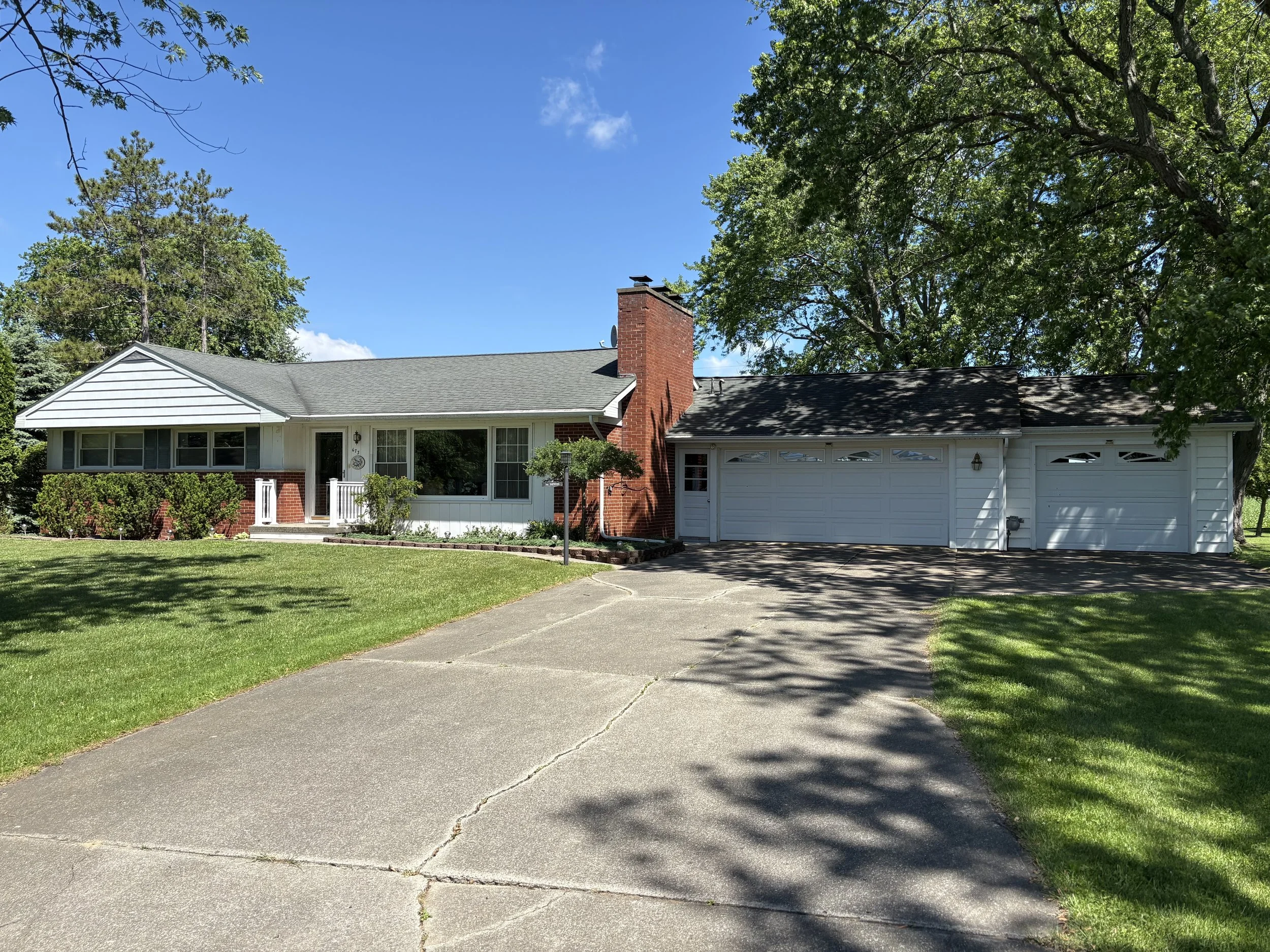 Well Maintained~3 bedroom, 2 bath, full finished basement/3 car garage