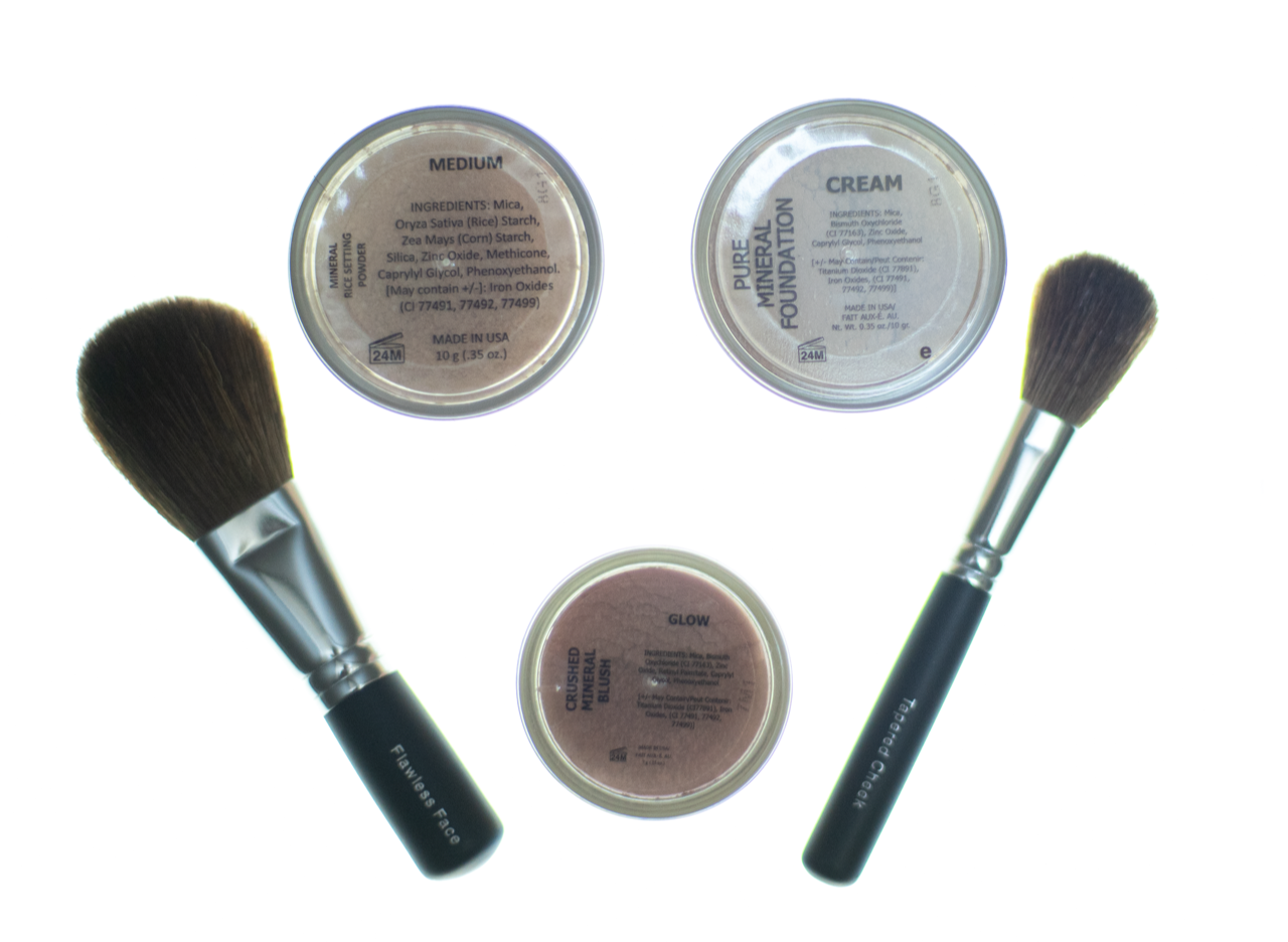 skinglow-mineral-make-up-kit.png
