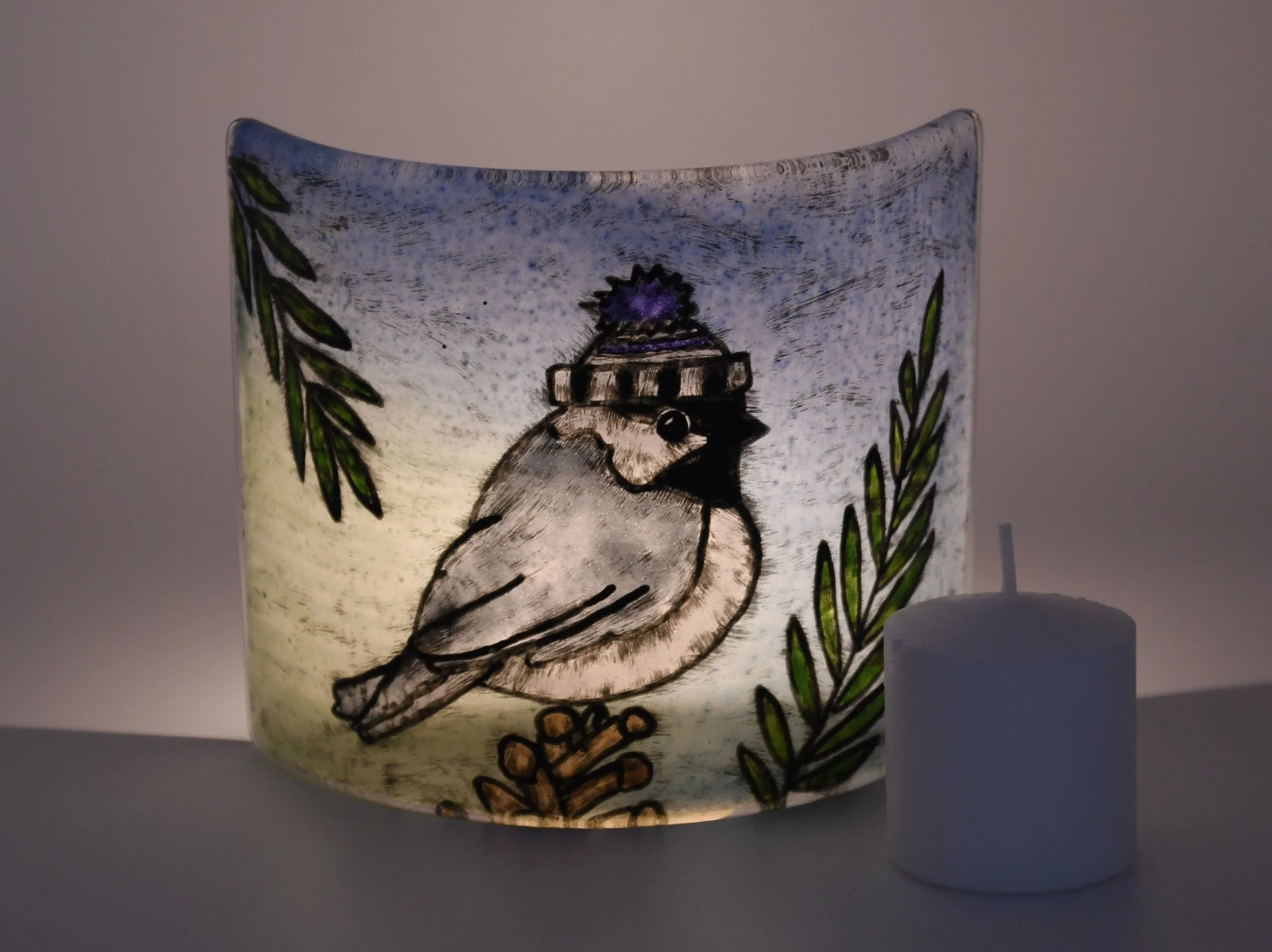 chick w: hat dk lit.jpg