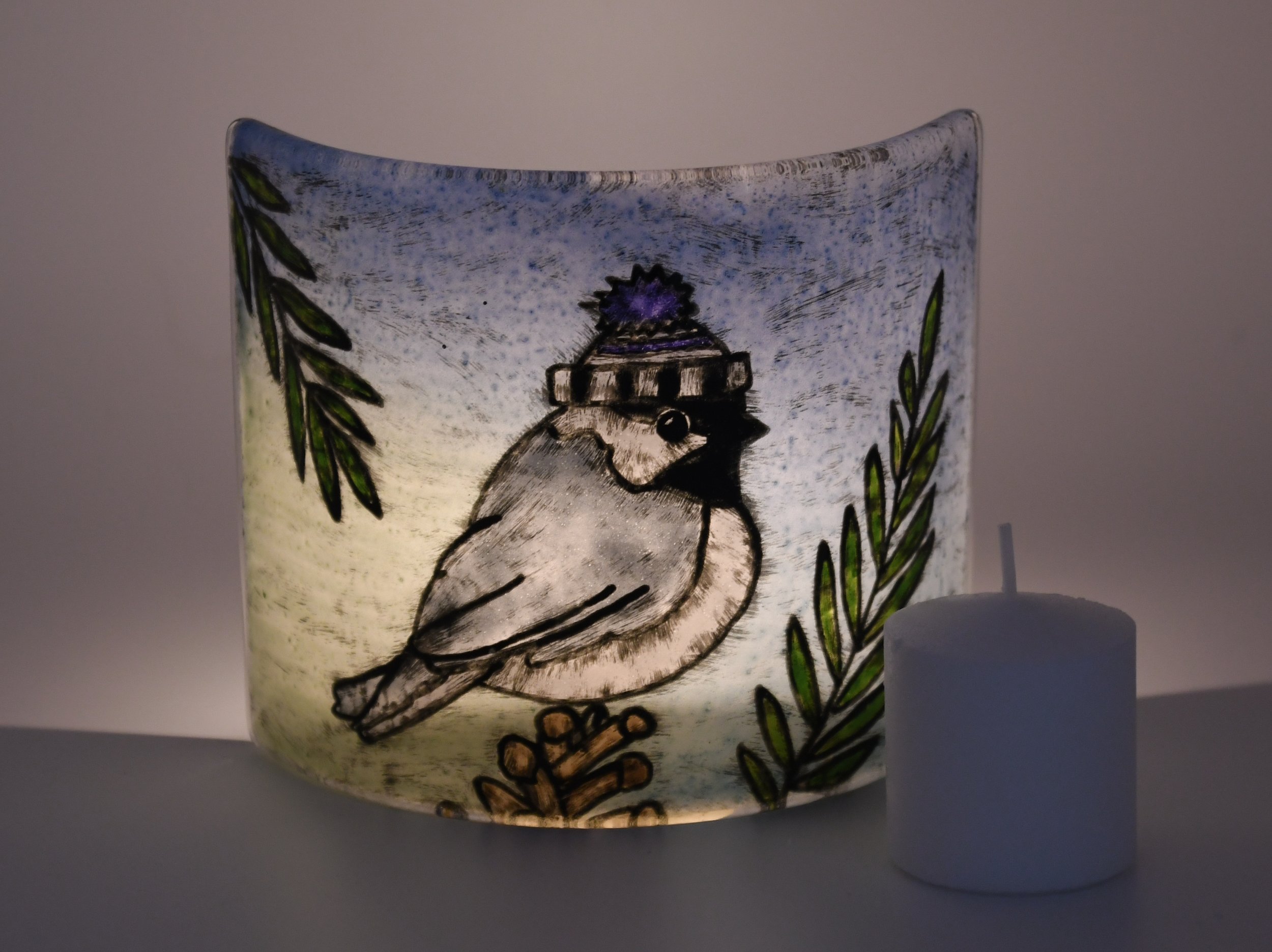 chick w: hat dk lit.jpg