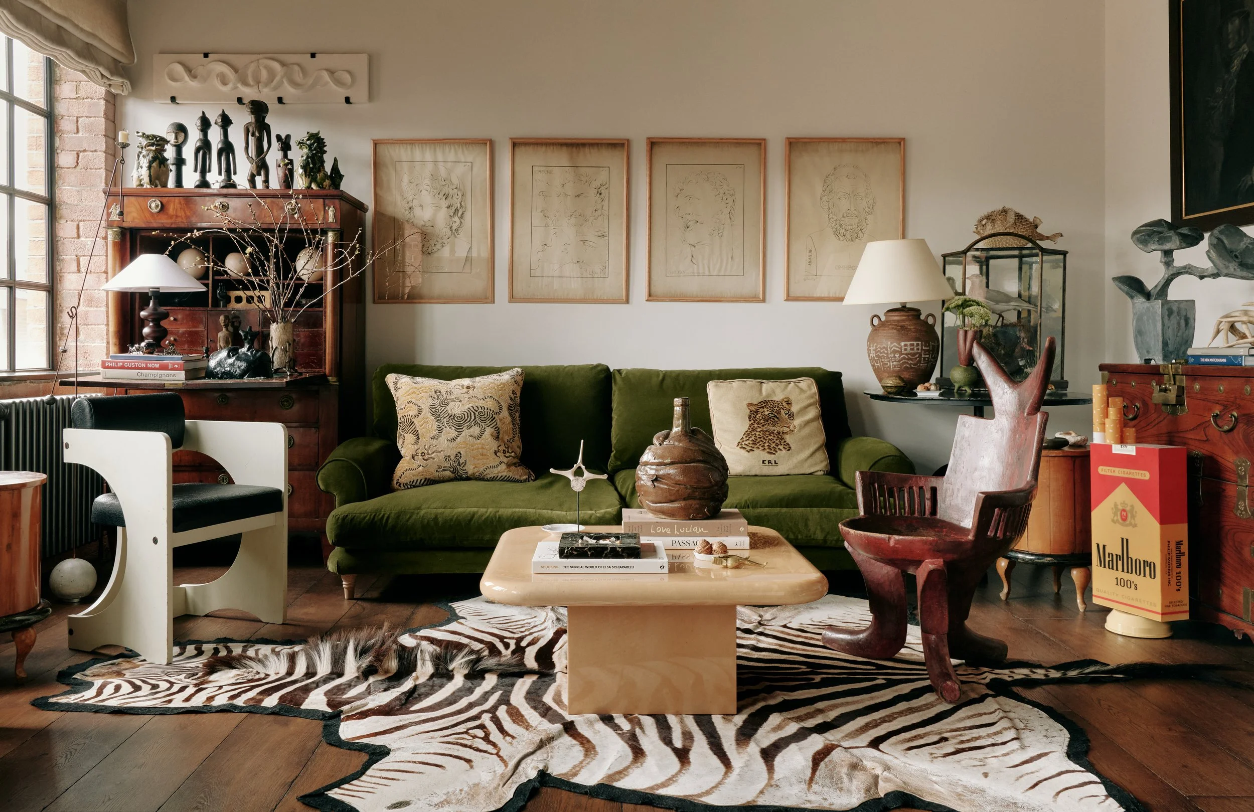 240322-H&G-Joyce-Sitterly-004-Living-Room-Landscape-01-Web.jpg