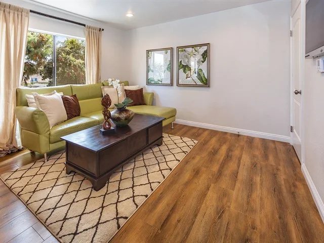 007_Family Room.jpg