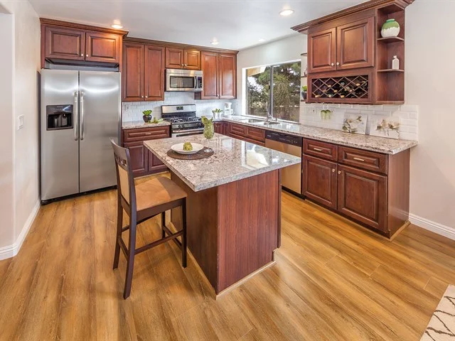 009_Kitchen.jpg