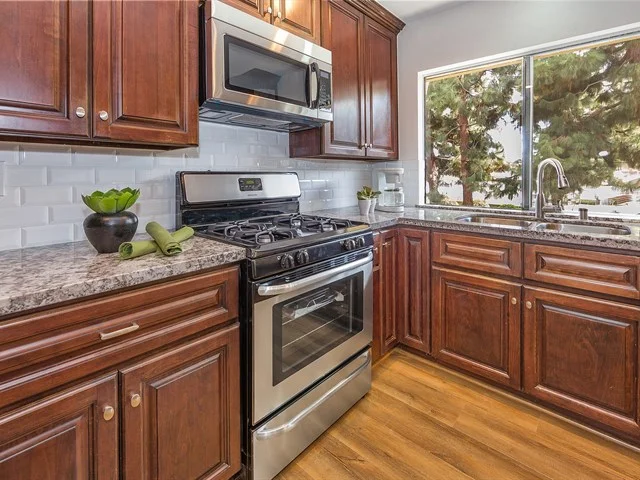 010_Kitchen.jpg