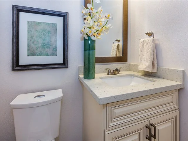 011_Powder Room.jpg