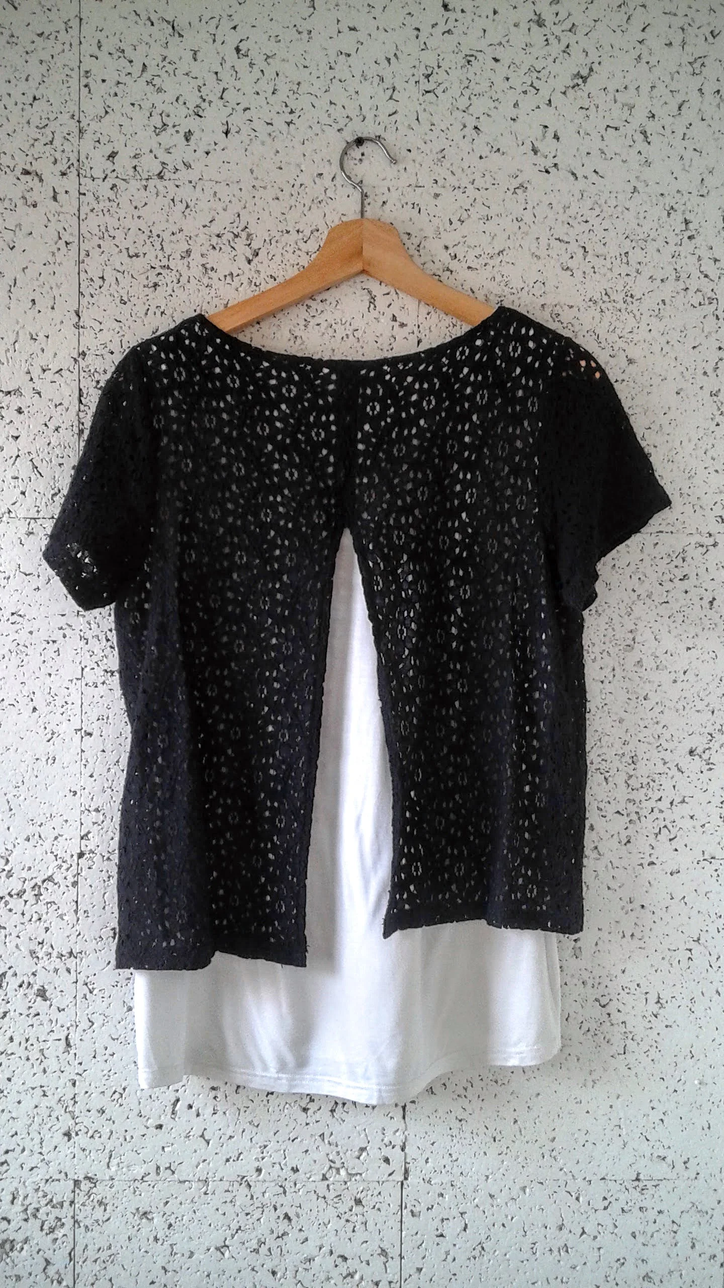 Simon's top, back