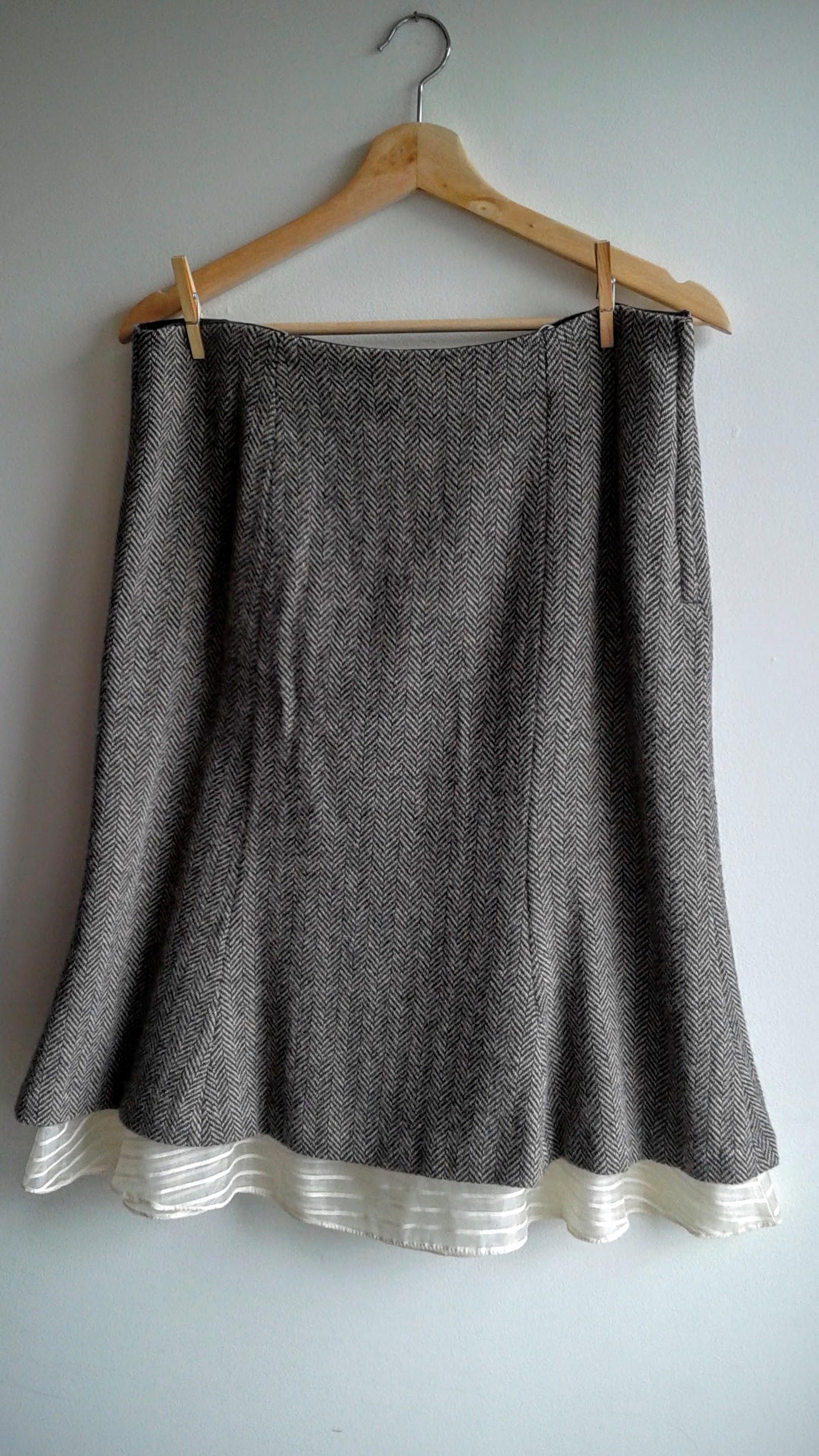 Gap skirt; Size 10, $22