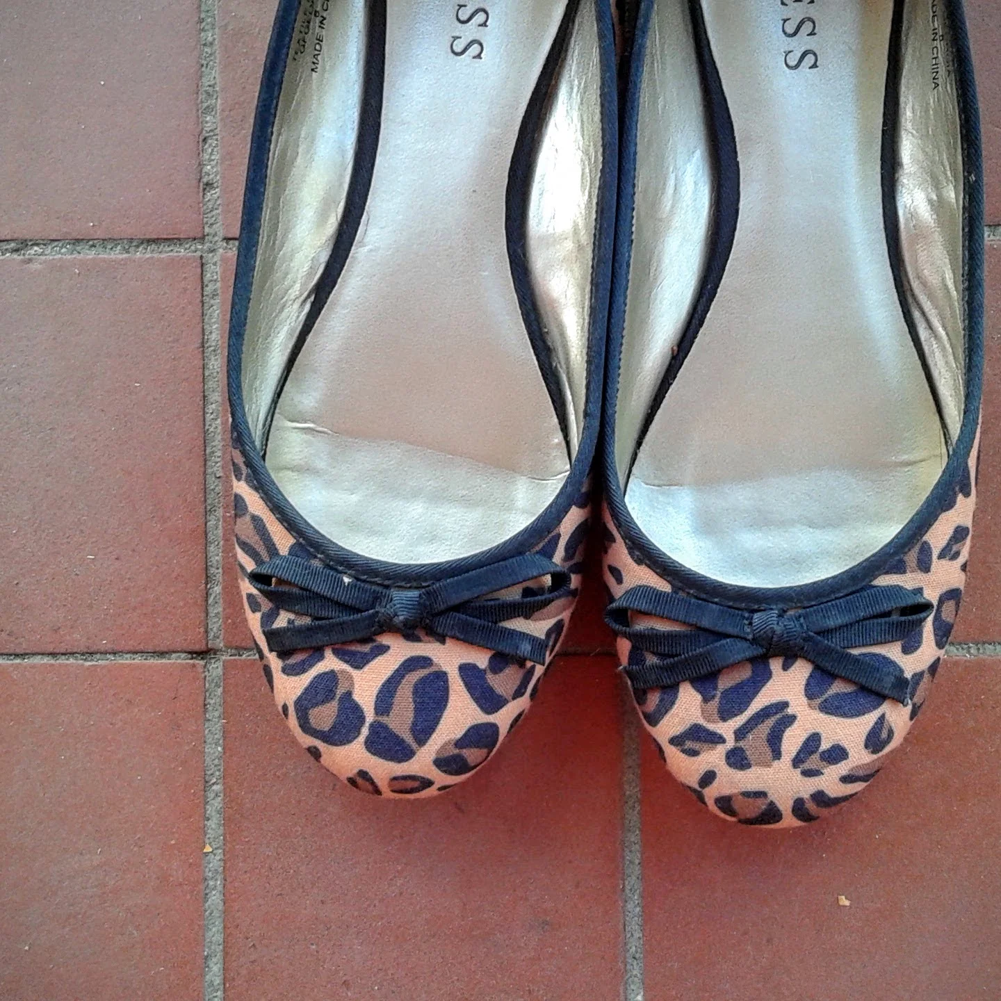 Guess flats; S8, $26