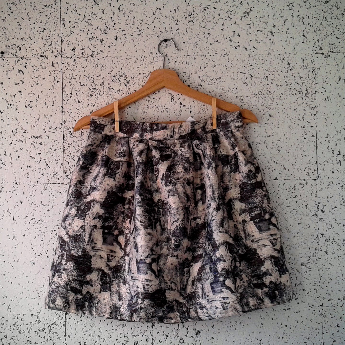 Noul skirt; Size M, $30