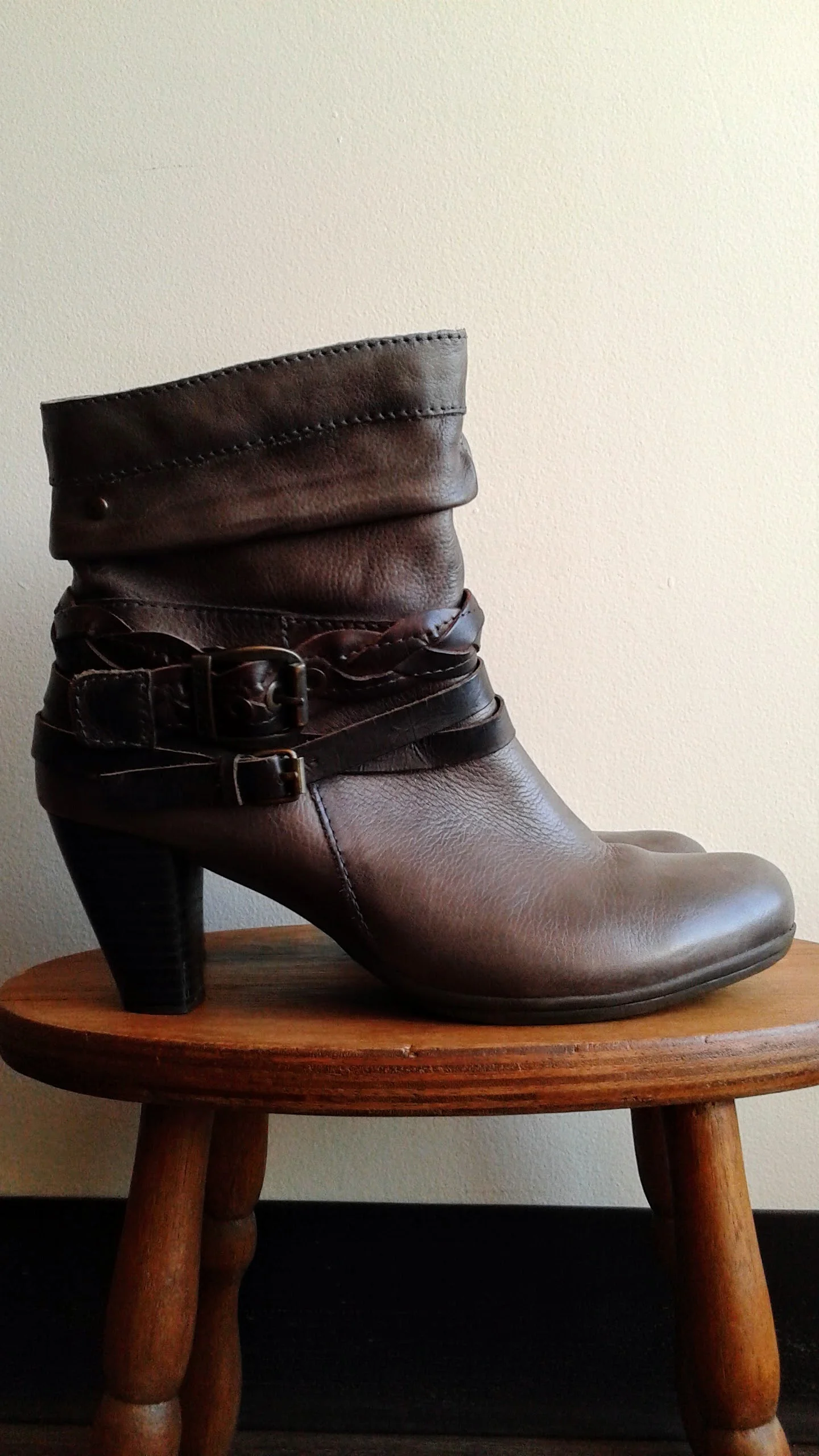 Pikolinos boots; S8.5, $95