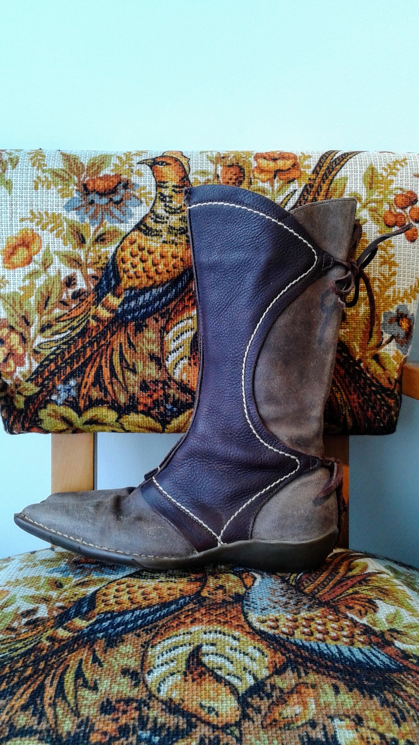 El Naturalista boots; Size 6, $48
