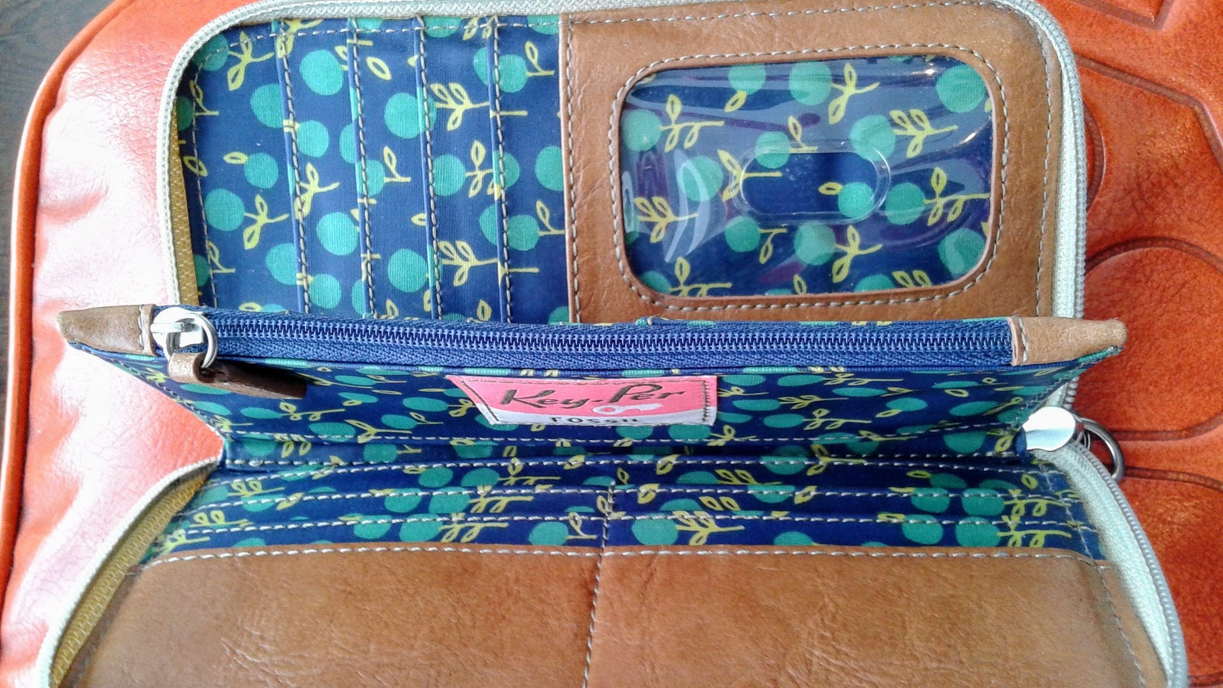 Interior Fossil wallet