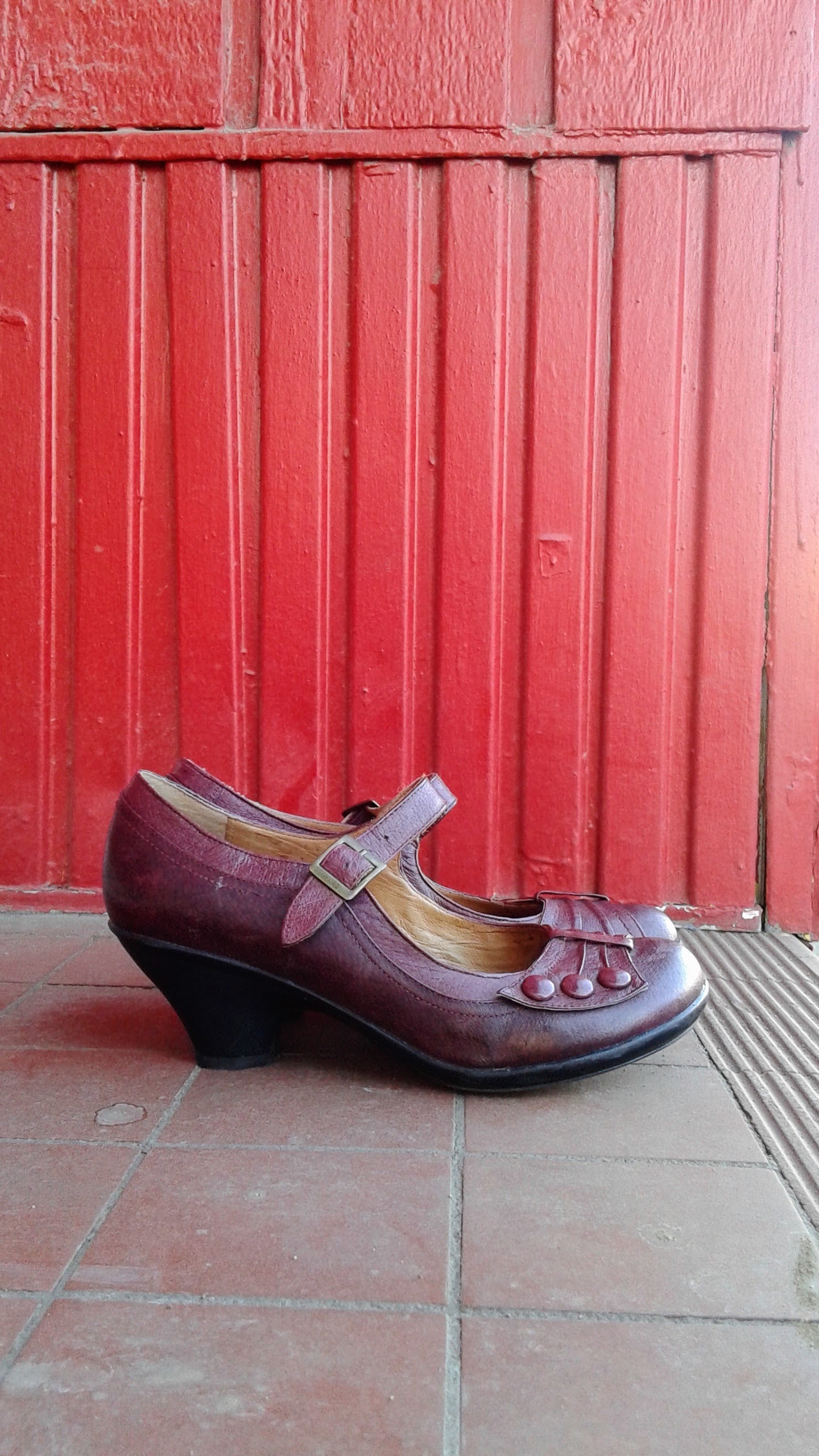 Miz Mooz shoes; S8.5, $45