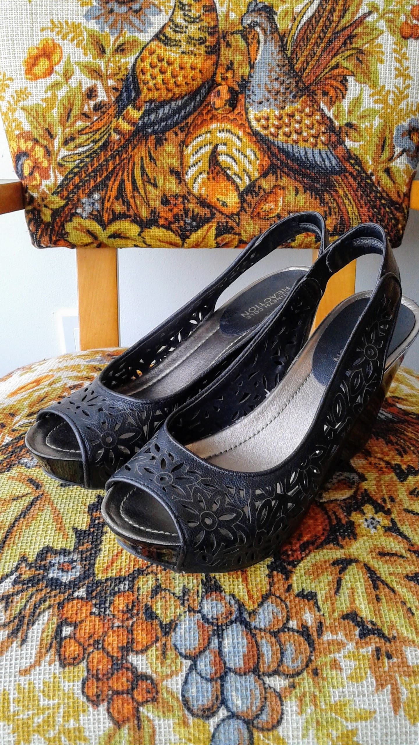 Kenneth Cole; S7.5, $32