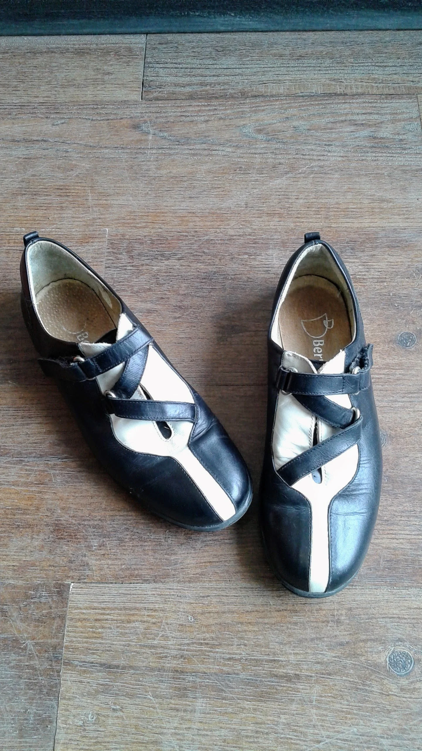 D Beryl shoes: S7.5, $26
