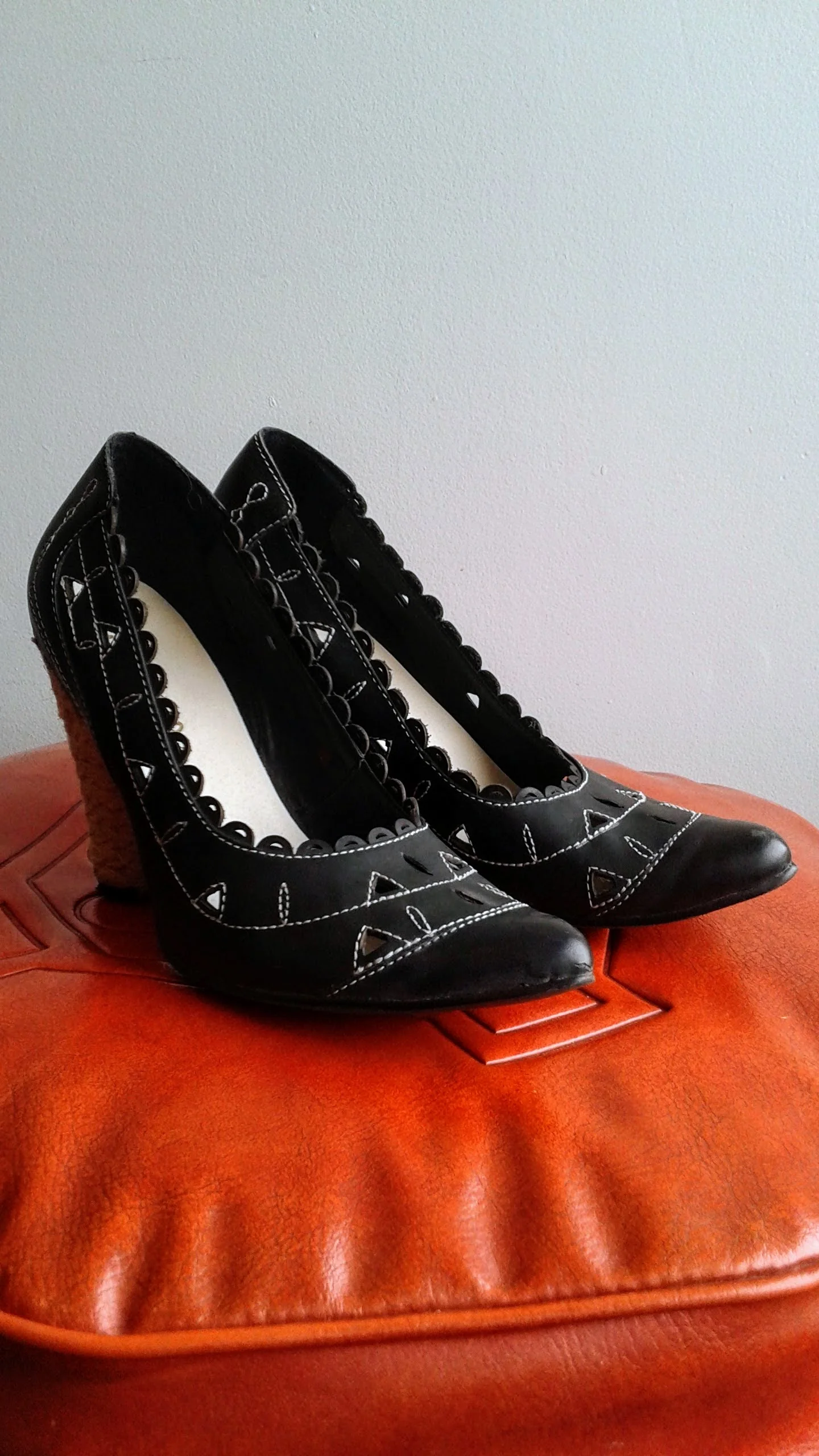 Restricted shoes; S8.5, $28