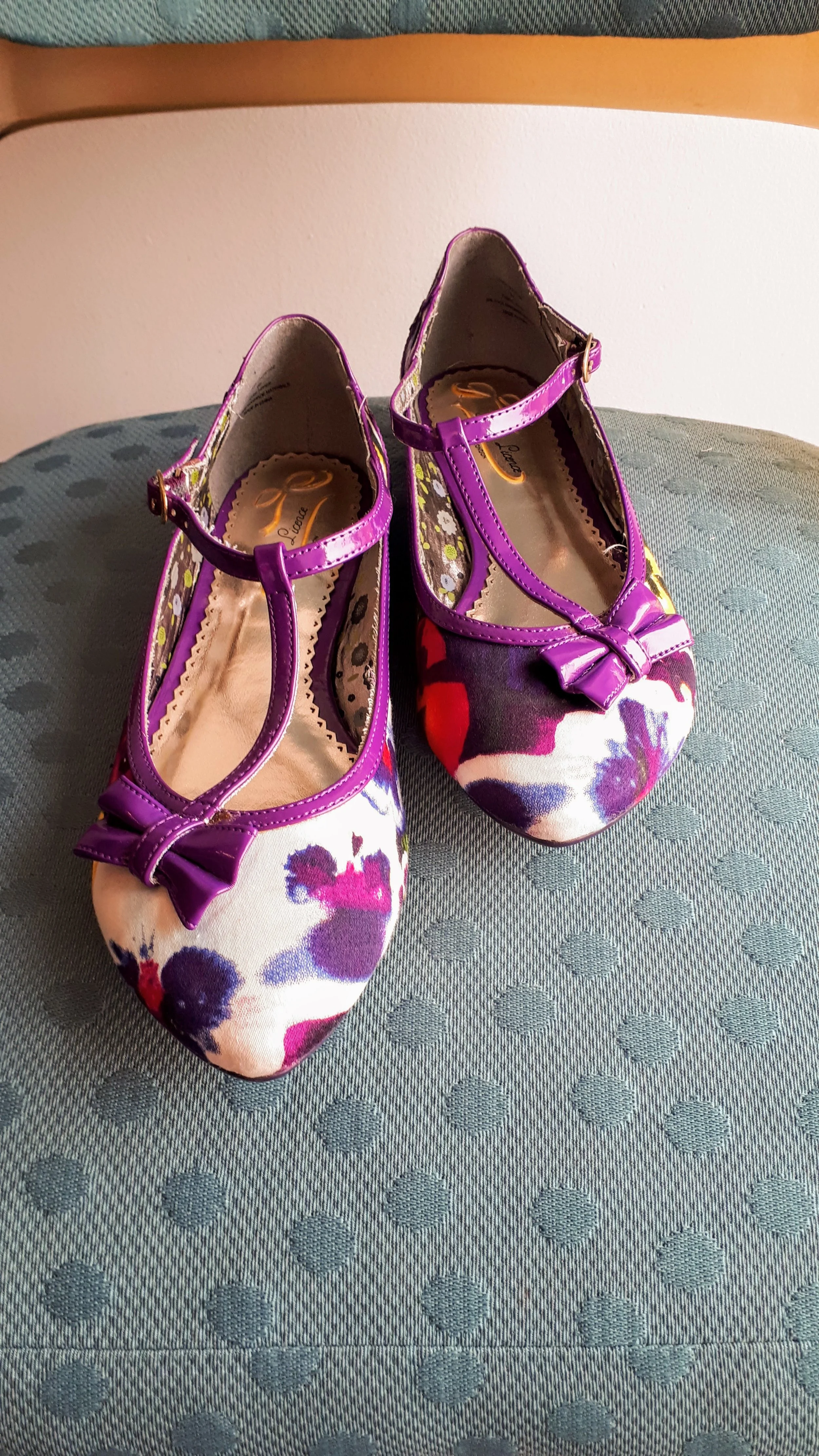 Poetic License shoes; S7, $28 