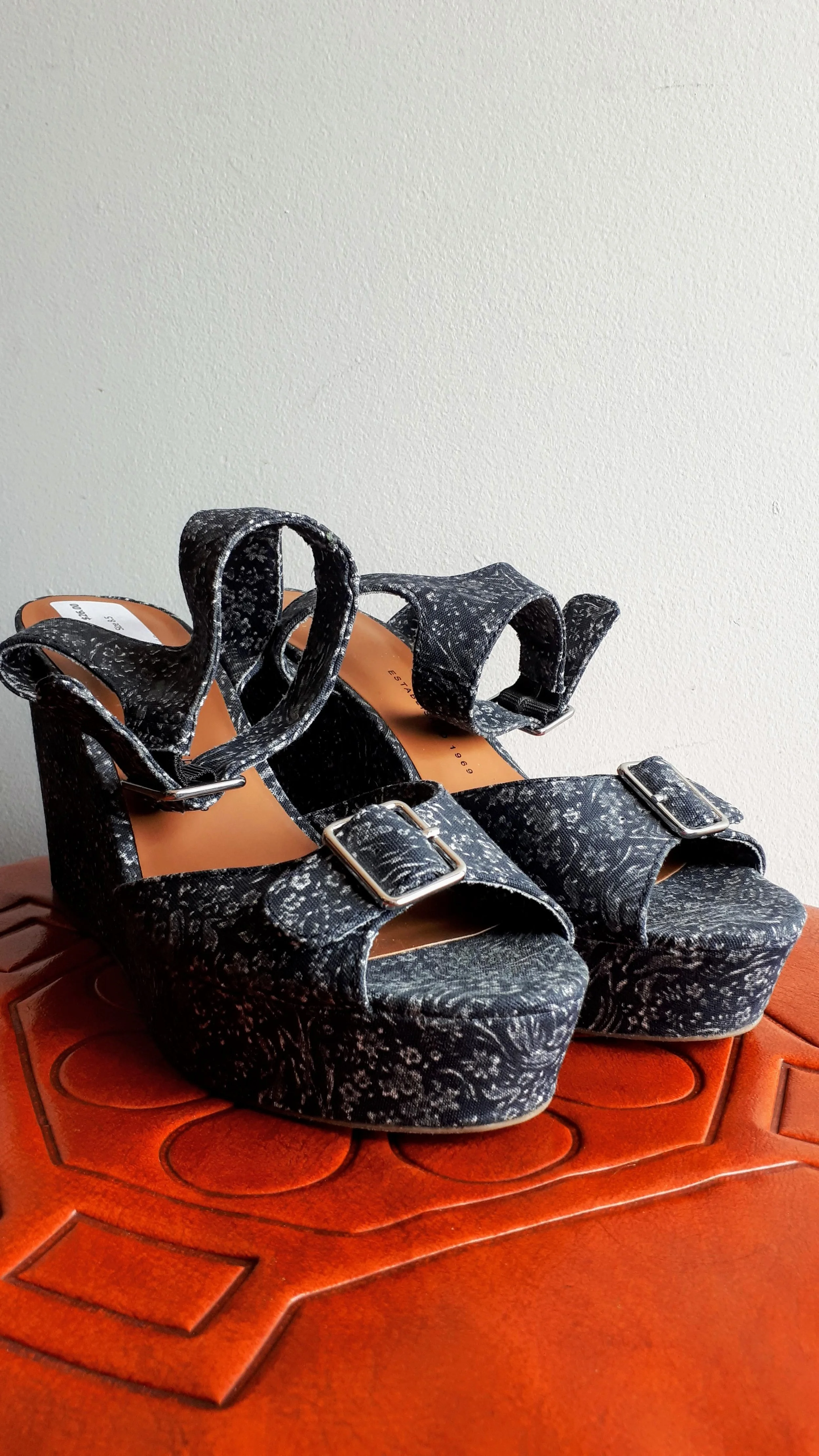 Gap shoes; S8.5, $26