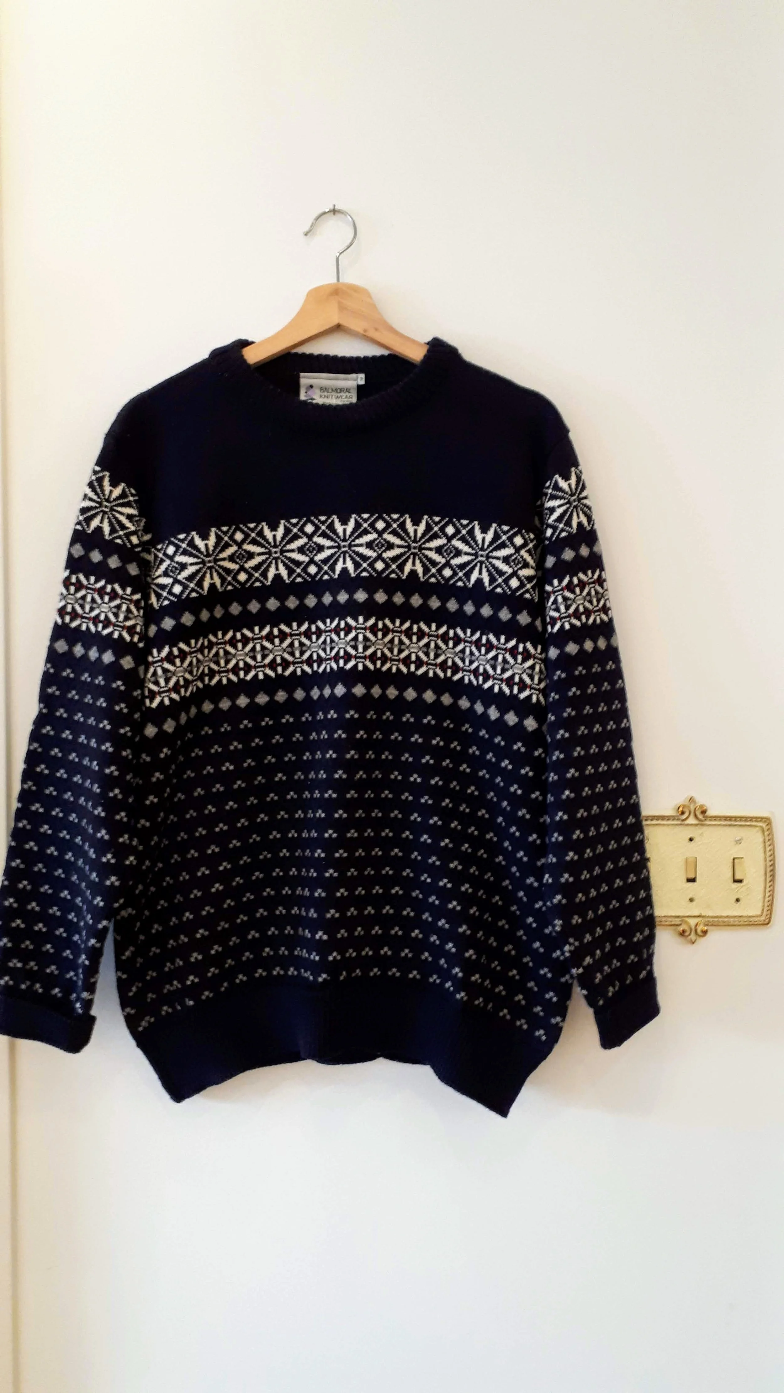 Balmoral mens sweater; Size M, $42