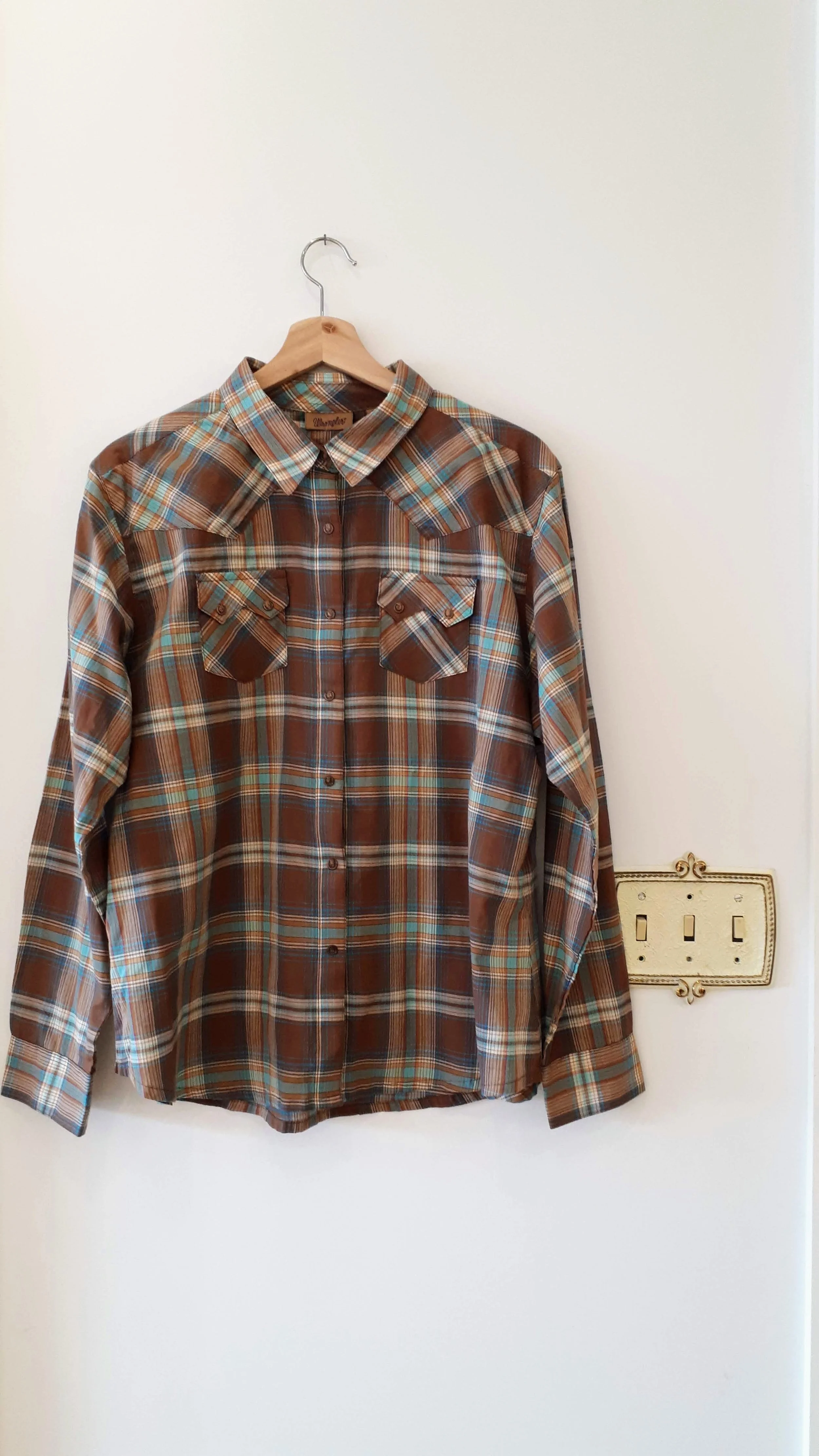 Wrangler top; Size XL, $20