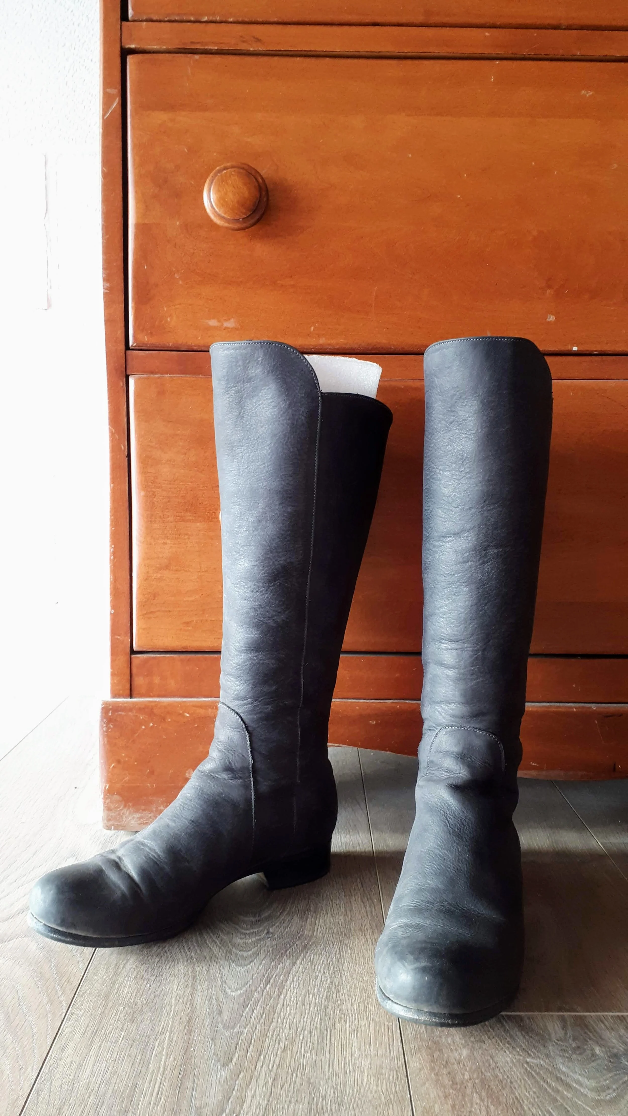 Poppy Barley; Size 7, $140