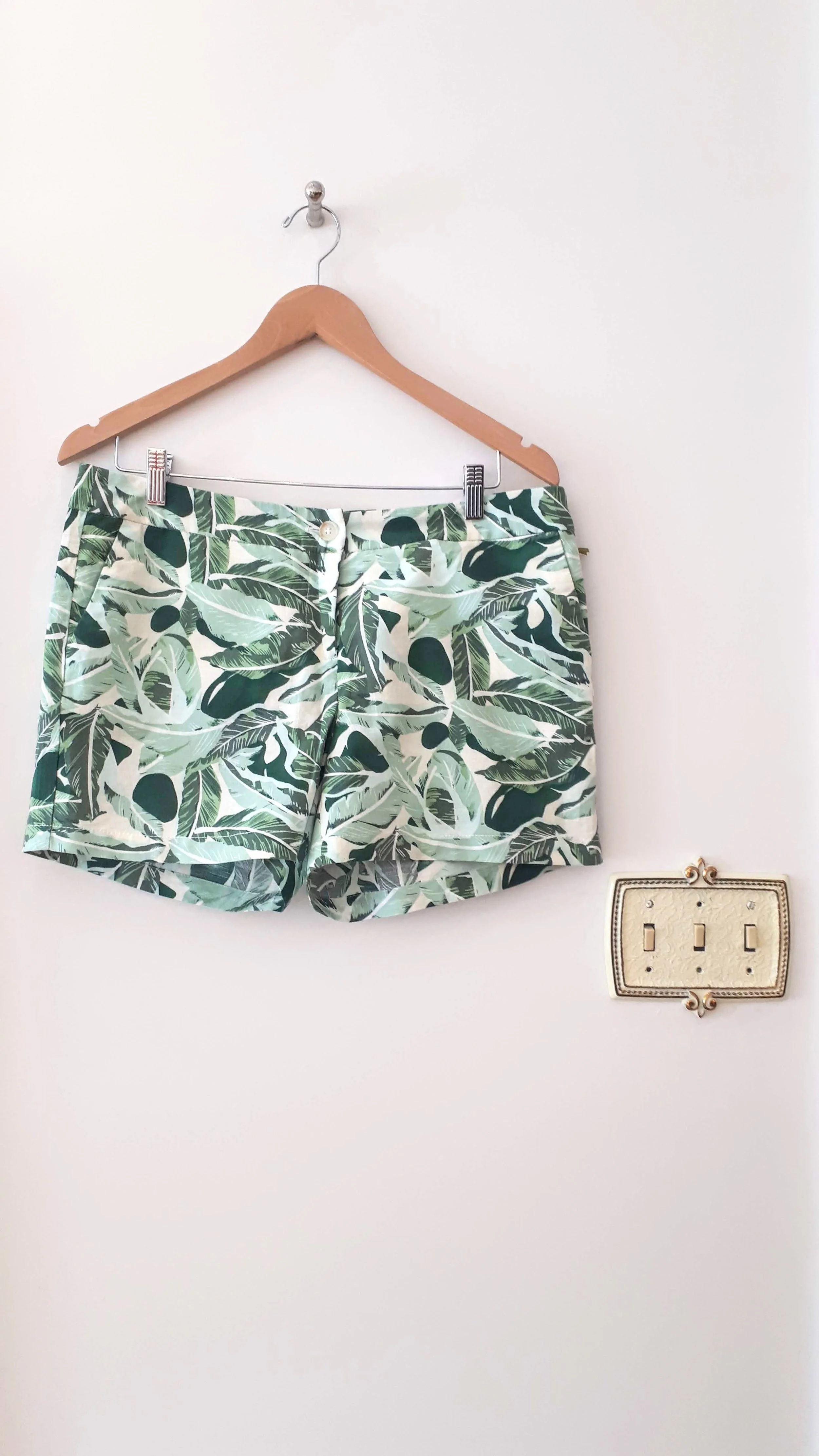 Saint-Tropez shorts (NWT); Size 12, $20