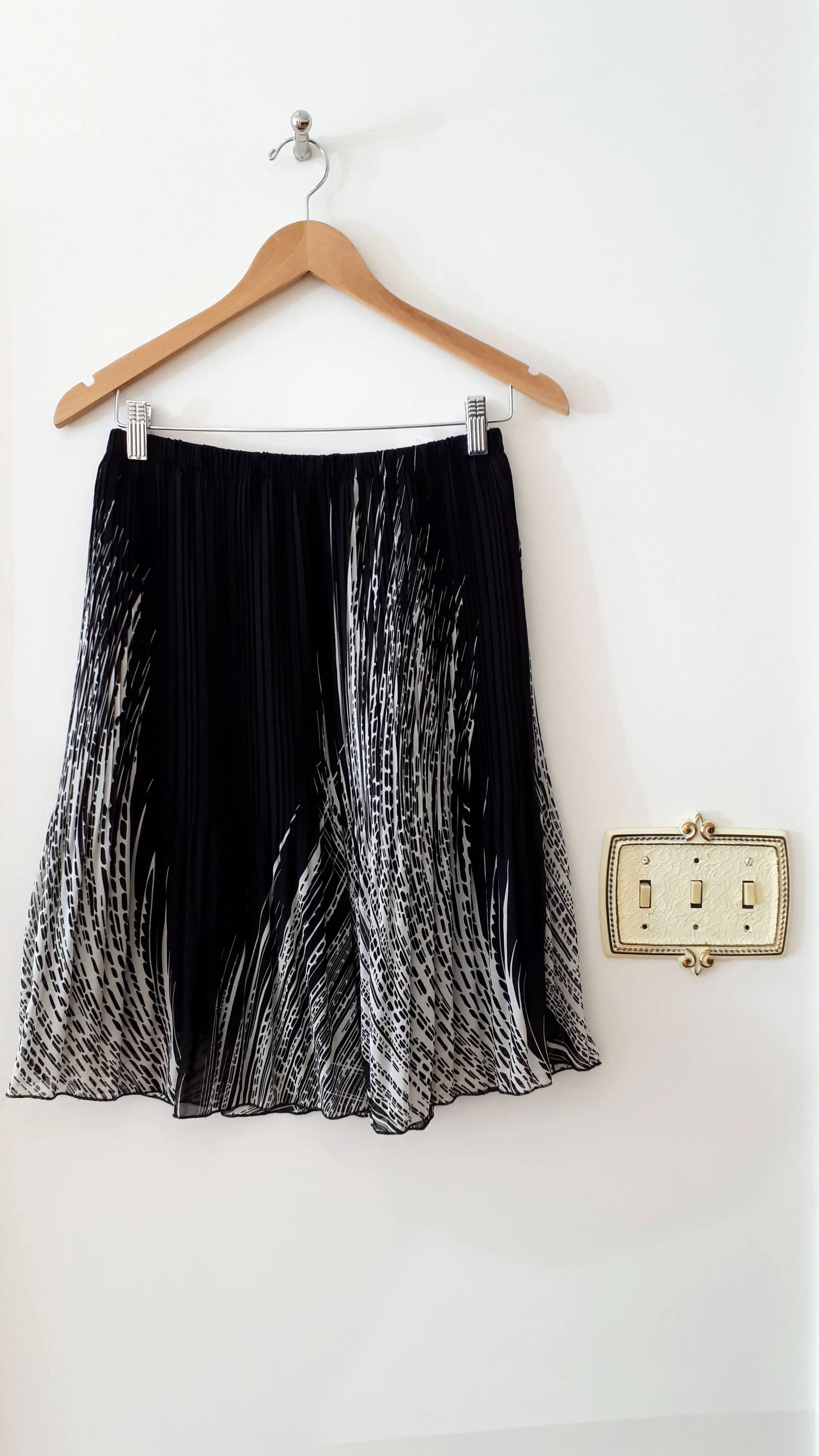 Kenar skirt; Size M, $20
