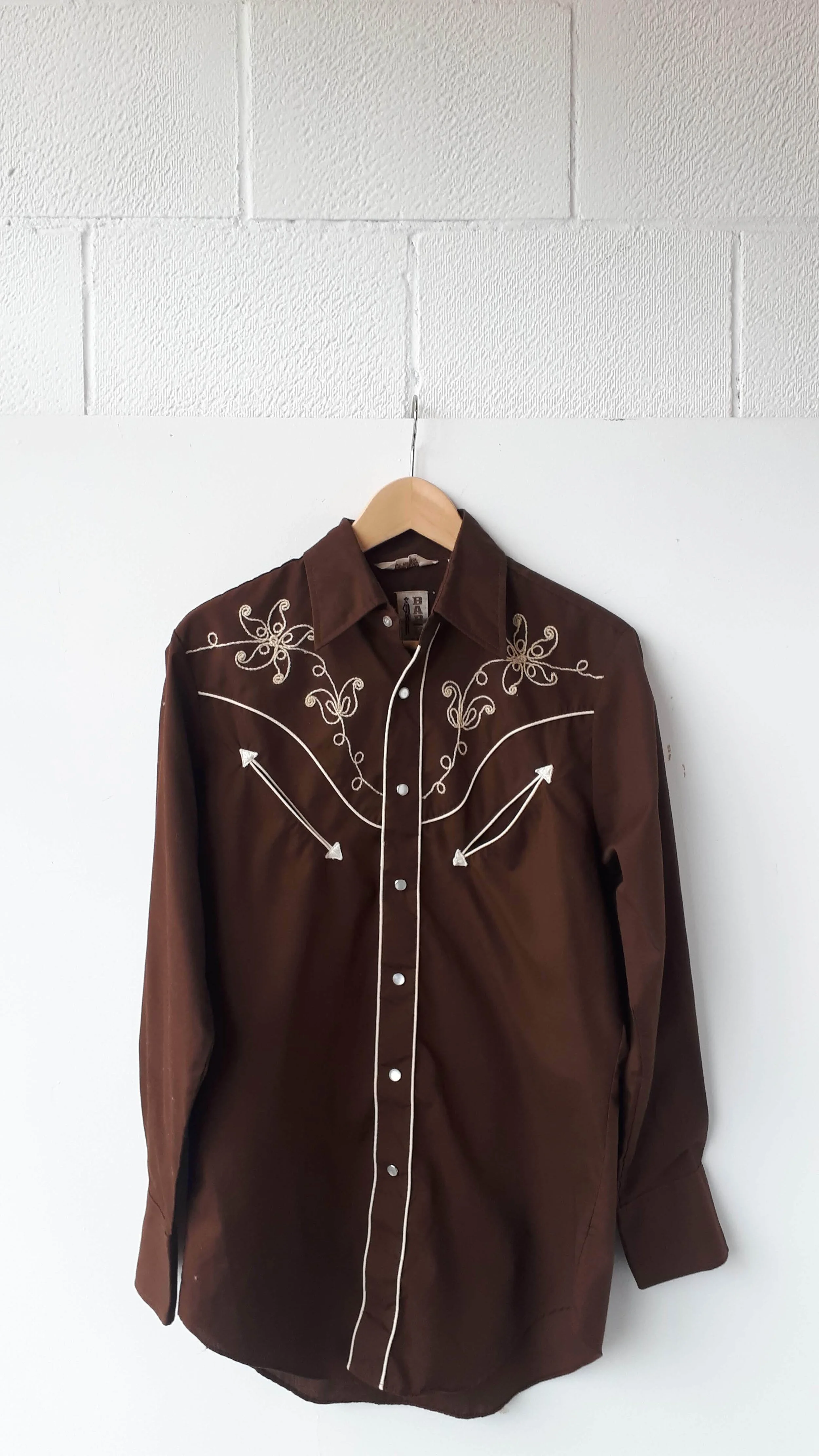 Barb shirt; Men’s size M, $28