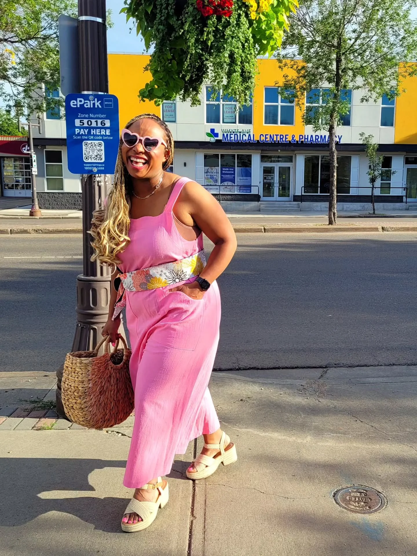 Only a week and a half left of our Birds of North America pop-up, friends! Eeeeeekk! Check out wavy top edge of the Dusky Greygone Jumpsuit...AND on the edge of the pockets 😍!! Sizes XS-2XL in the prettiest pink! (And don't forget all the pieces of 