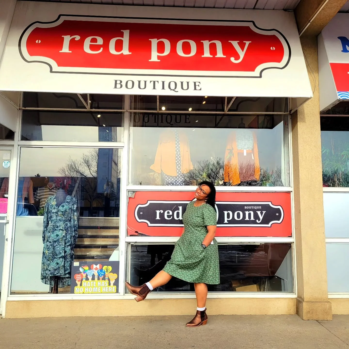 It's the last day of the Birds of North America Pop-up at Red Pony, friends!! All the pieces are still 50% off.....PLUS another 50% off! 😱 And, hey, I know it it's hard out there (don't know if you noticed 😆), friends, and I just want you to know h