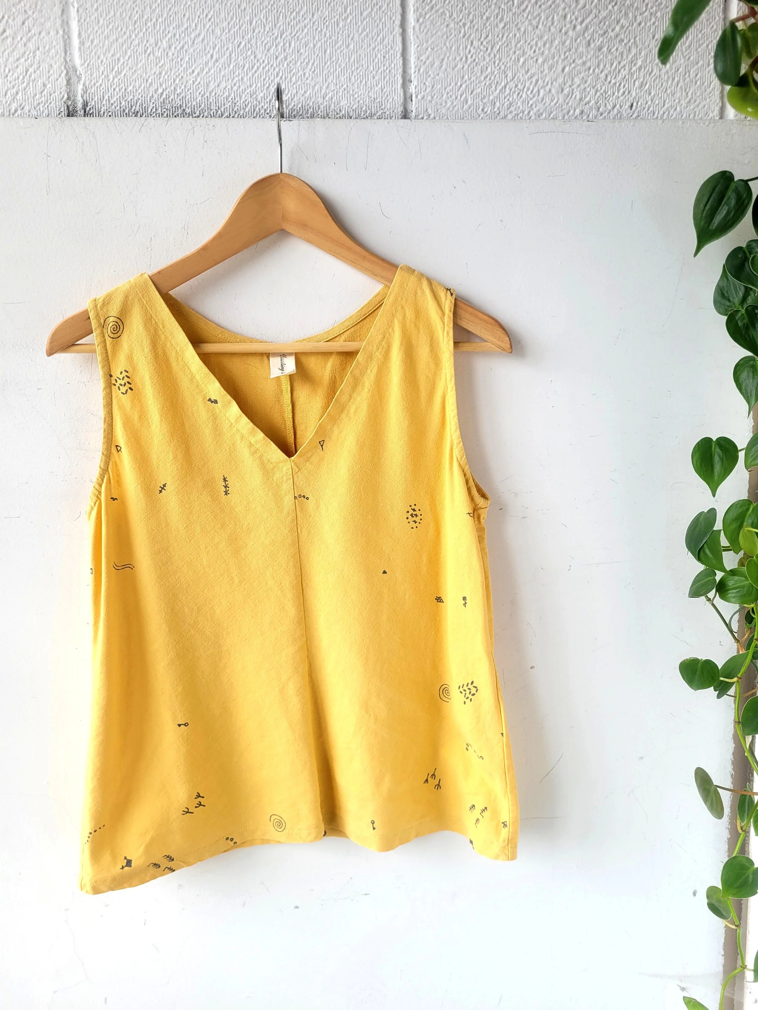 Smoking Lily Top, Size M