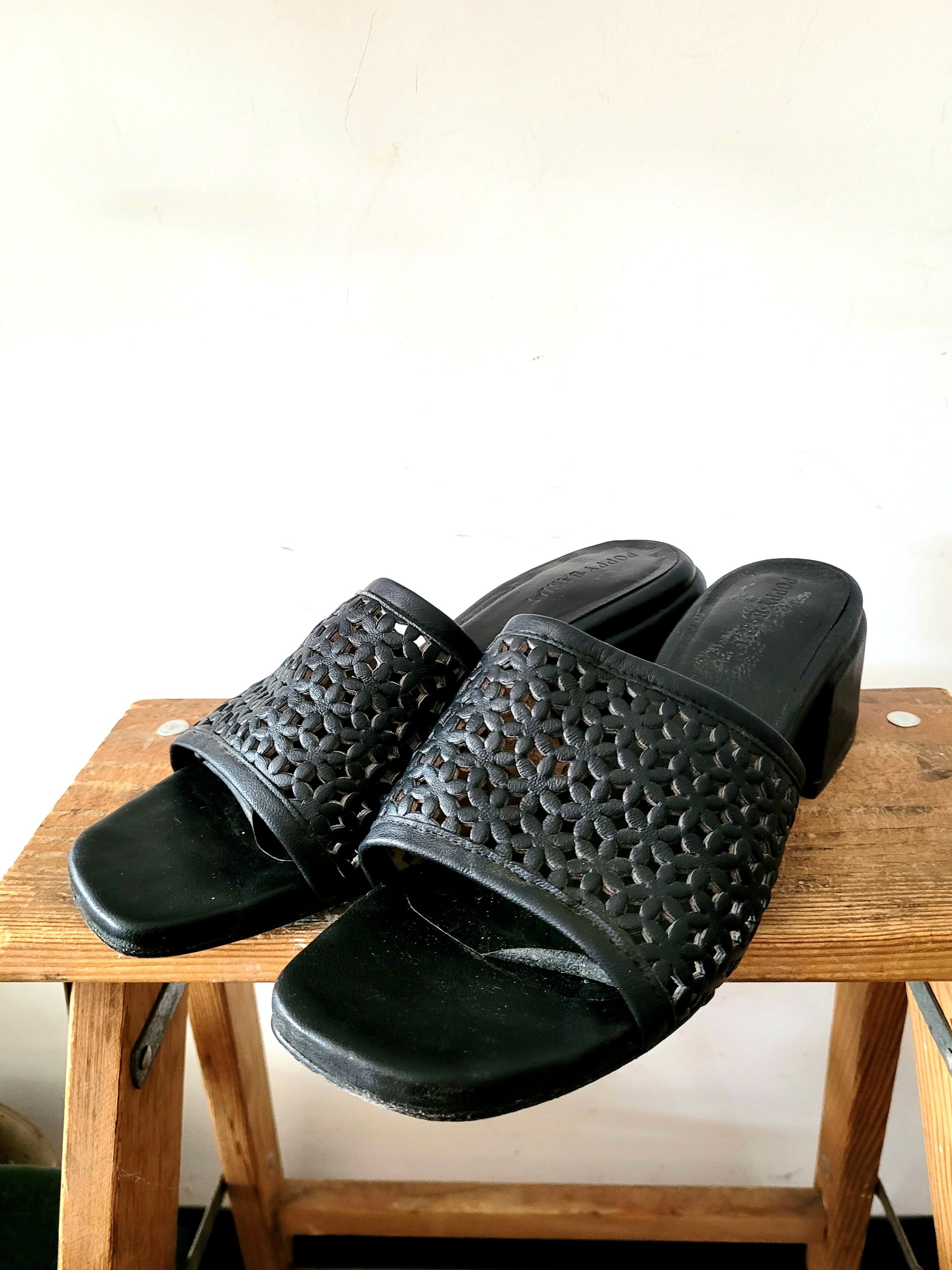 Poppy Barley  Sandals, Size 8