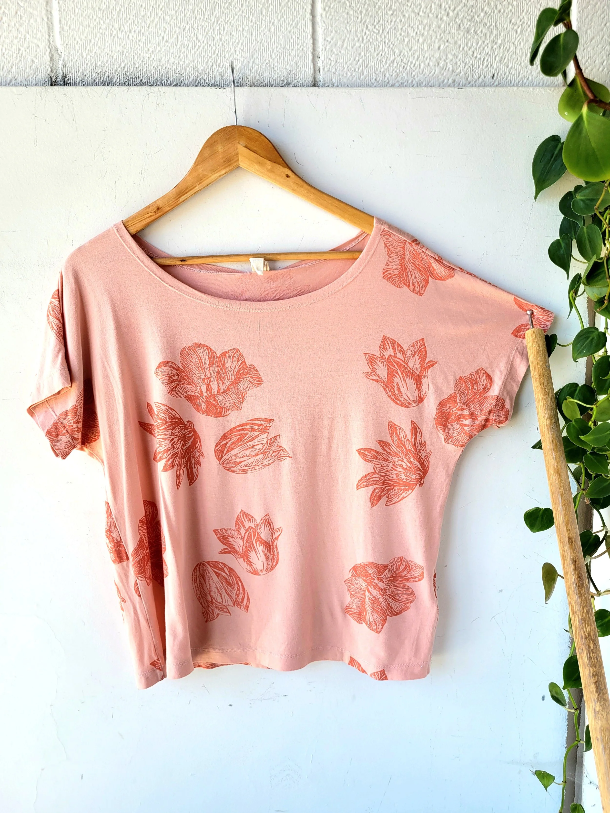 Smoking Lily Top, Size M