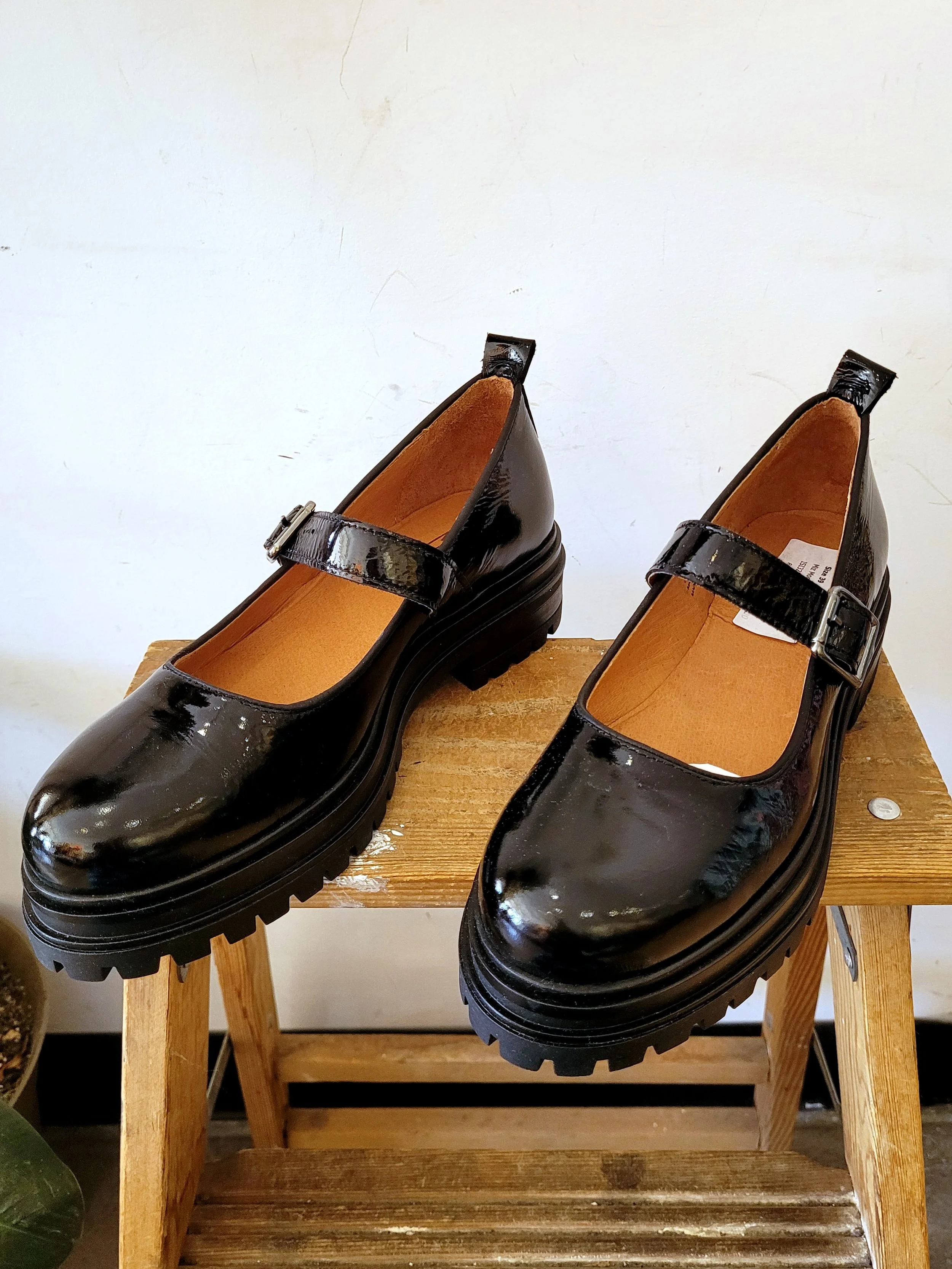 Miz Mooz Maryjanes, Size 39