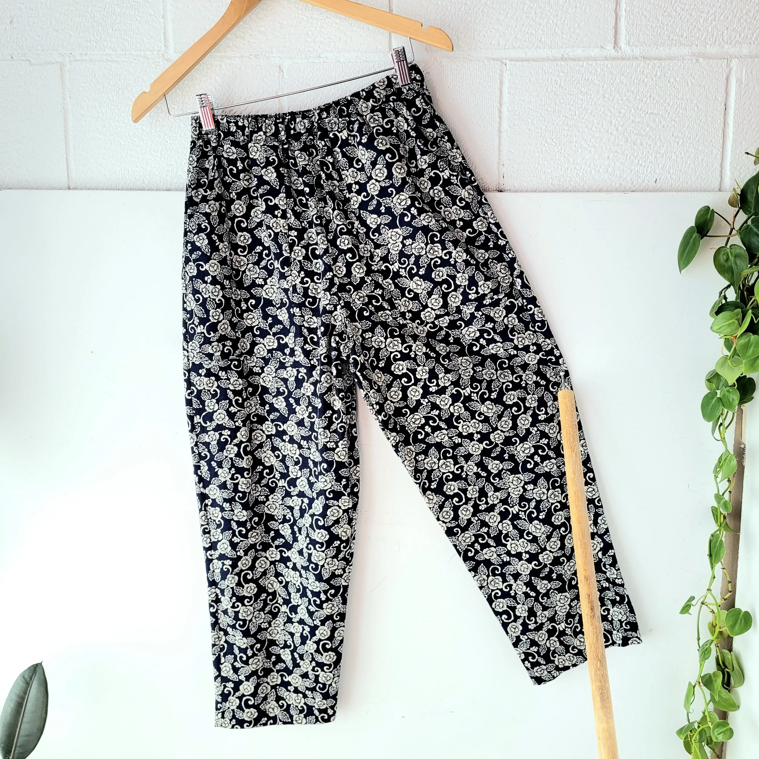 Smoking Lily Pants, Size S