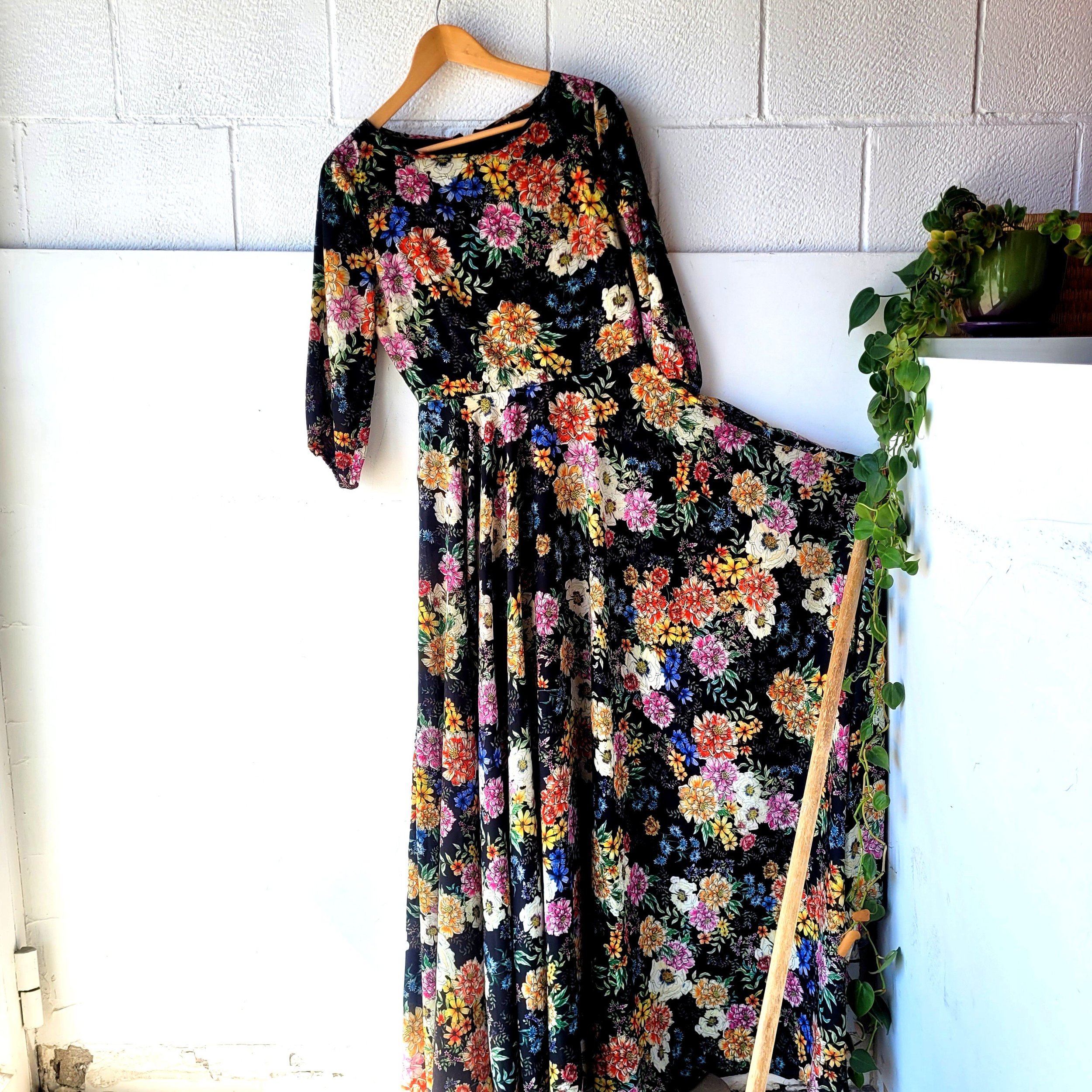 Maxi-Maxi Dress, Size M