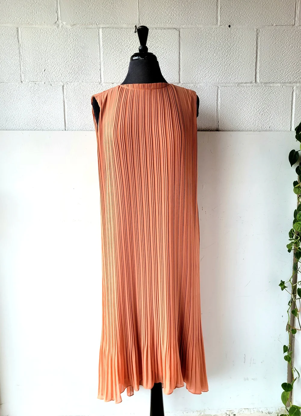 Club Monaco Dress, Size 10 — Red Pony Consignment