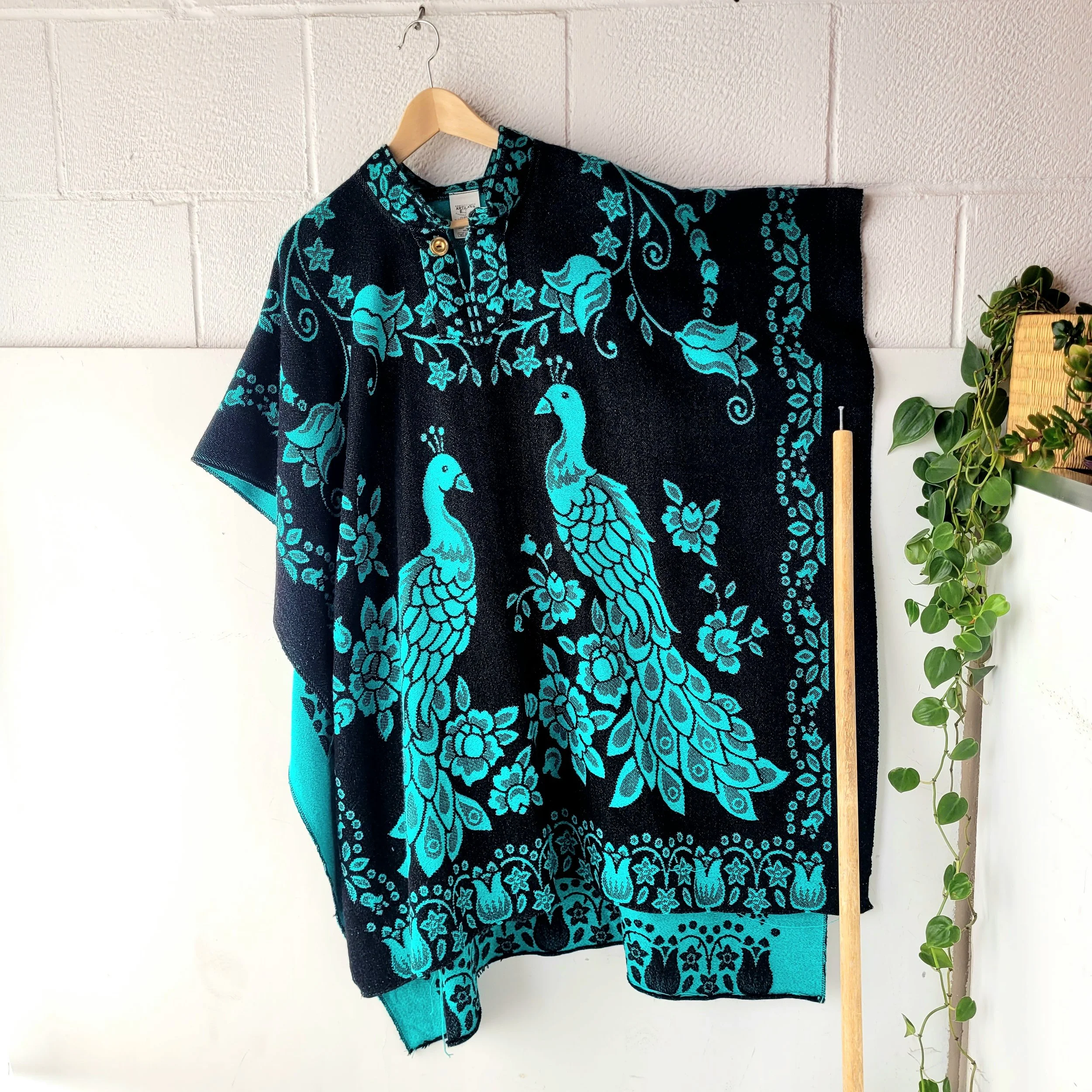 Peacock Cape, One Size