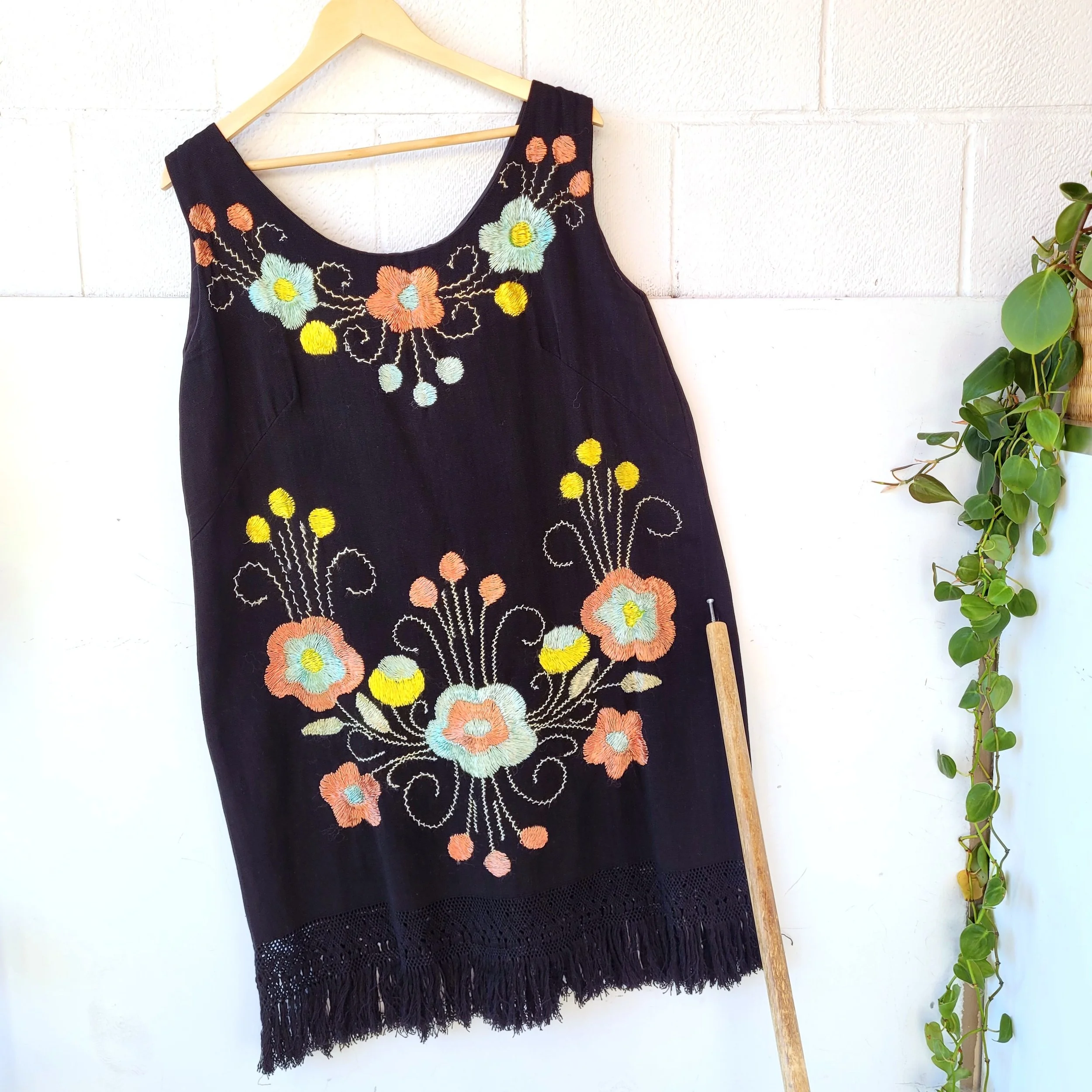 Vintage Embroidered Dress, Size L/XL